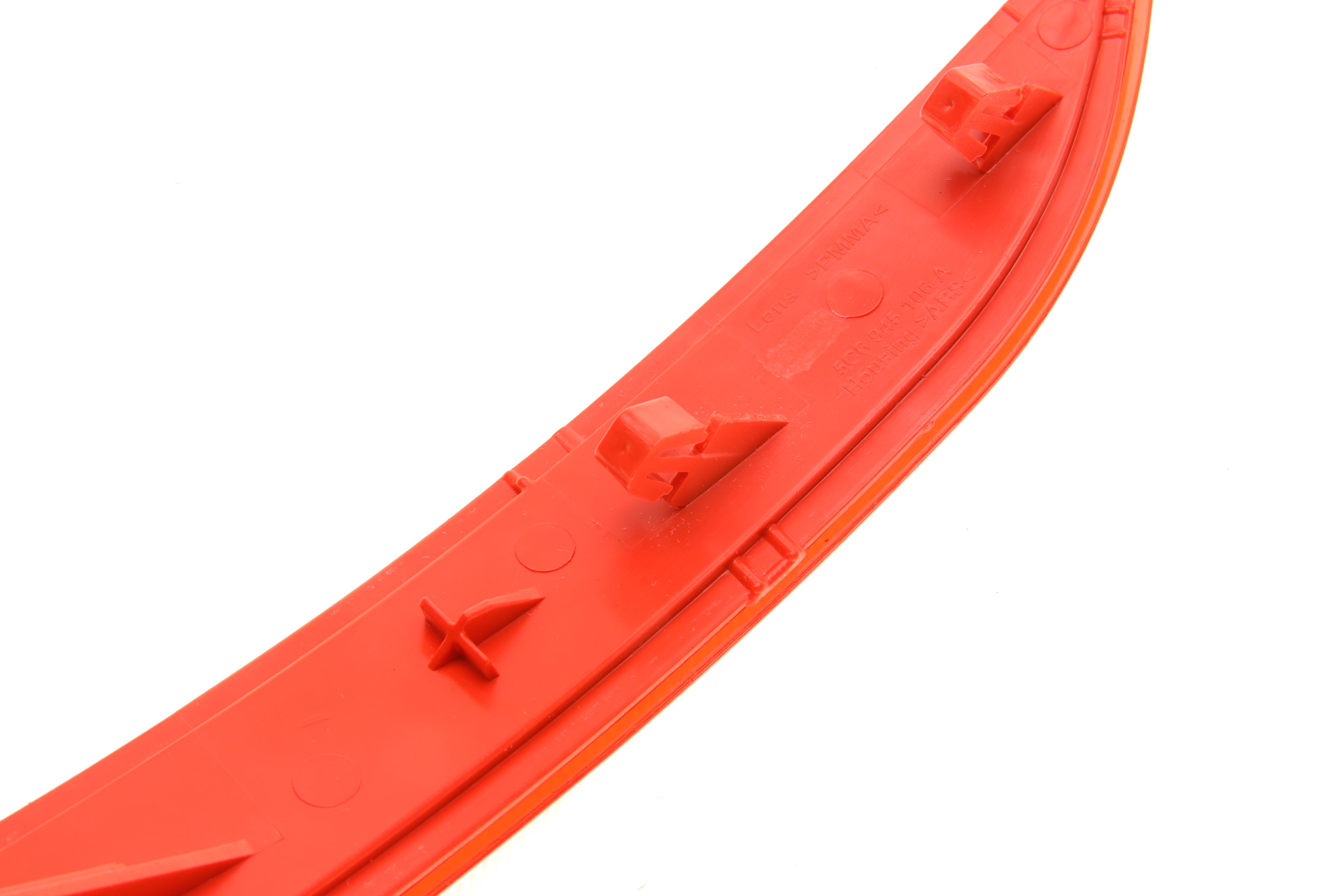 Отражатель бампера (заднего) VW Jetta 11-14 (R)