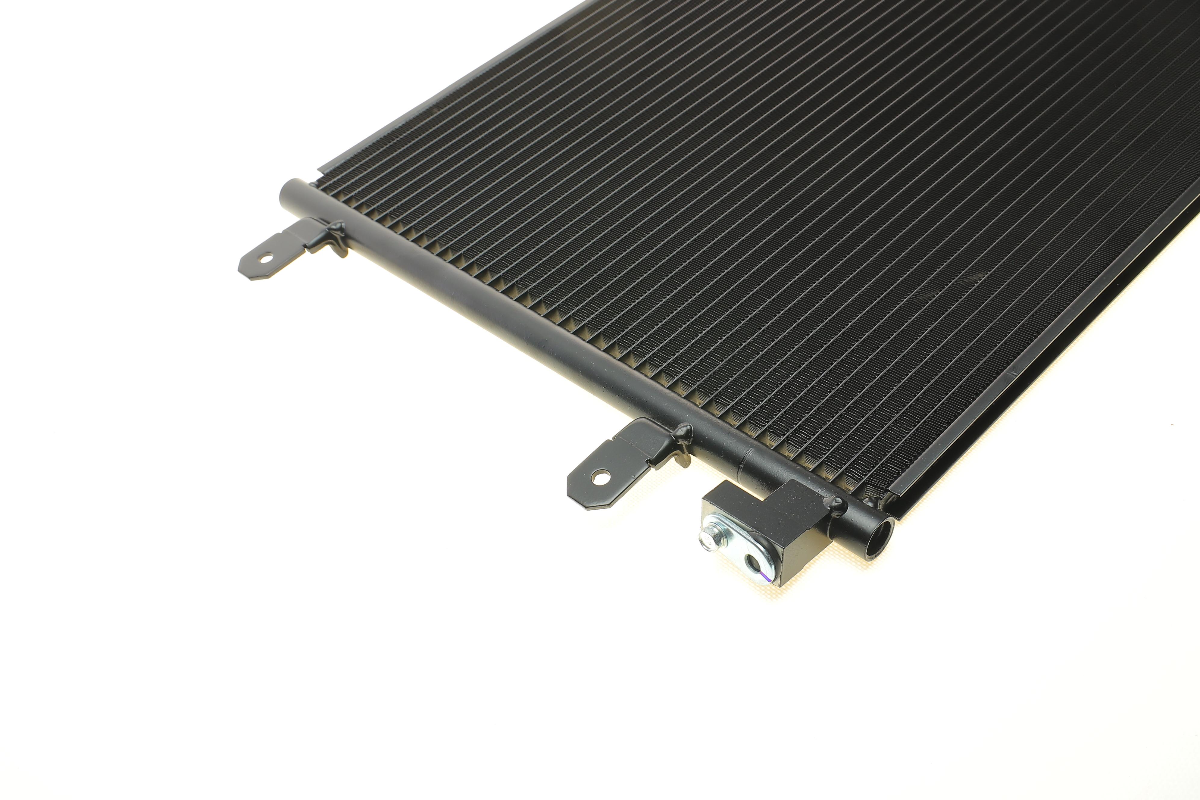 Радіатор кондиціонера Audi A4/Seat Exeo 1.6-3.2 02-13