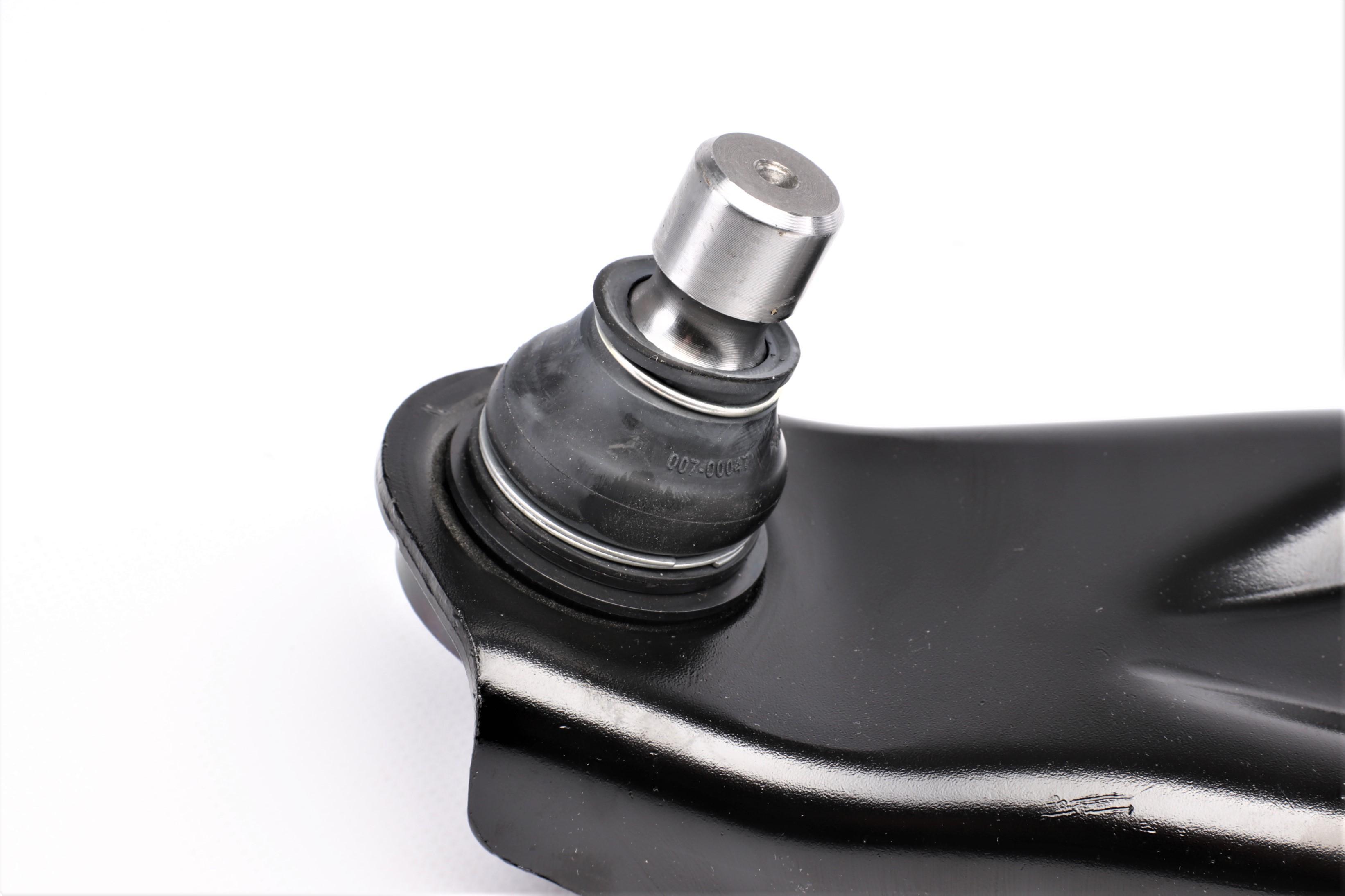 Важіль підвіски (передній/знизу) (R) Nissan Qashqai II 13-/Renault Kadjar 15- (з кульовою)