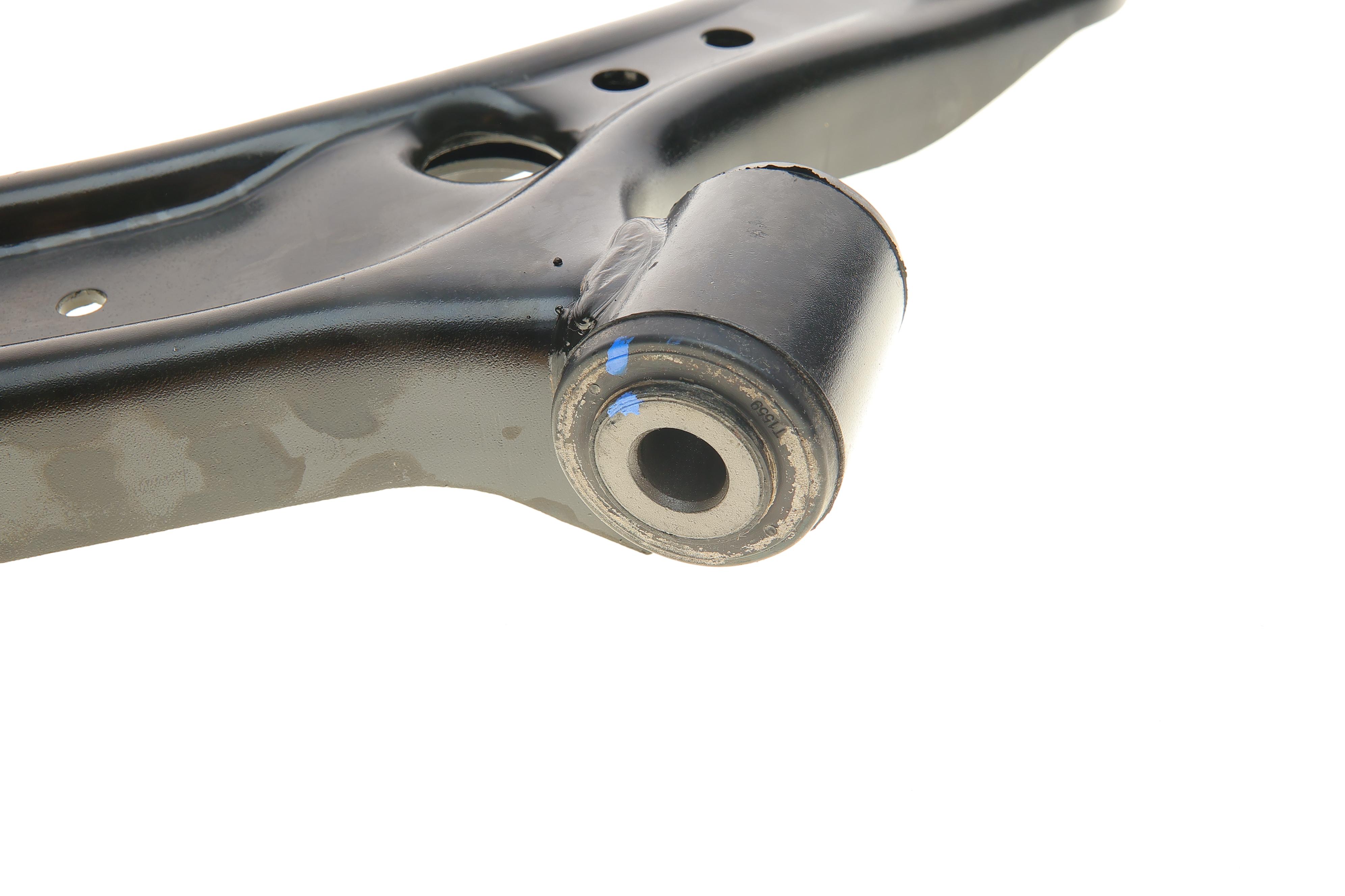 Важіль підвіски (передній/знизу) (R) Fiat Sedici/Suzuki SX4 06-