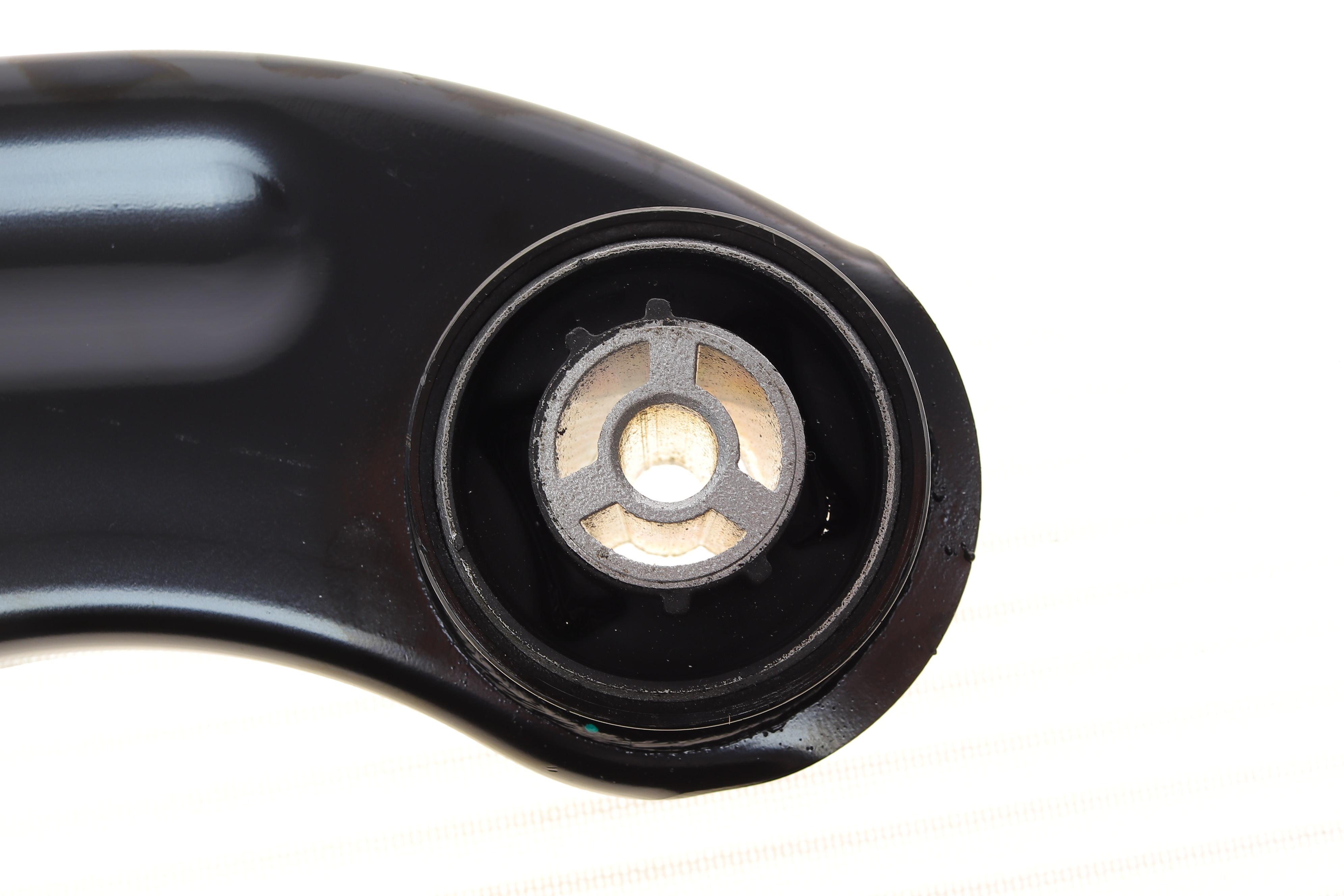 Важіль підвіски (задній) (L) Audi Q3 11-18/VW Passat 05-14/Sharan 10-/Tiguan 07-18