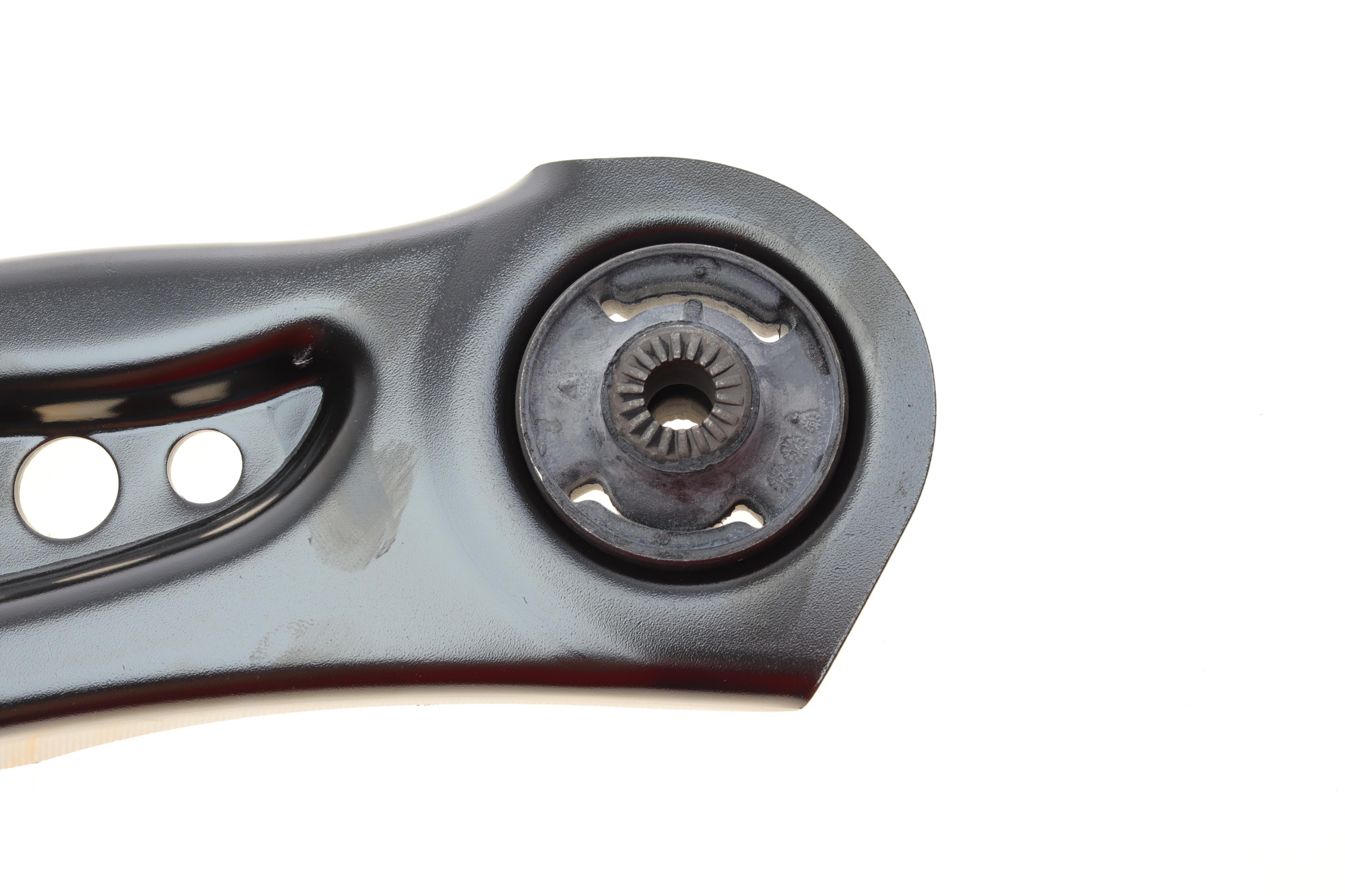 Важіль підвіски (передній) (L) Audi A3/Seat Leon/Skoda Octavia III/VW Golf VII 12- (без кульової)