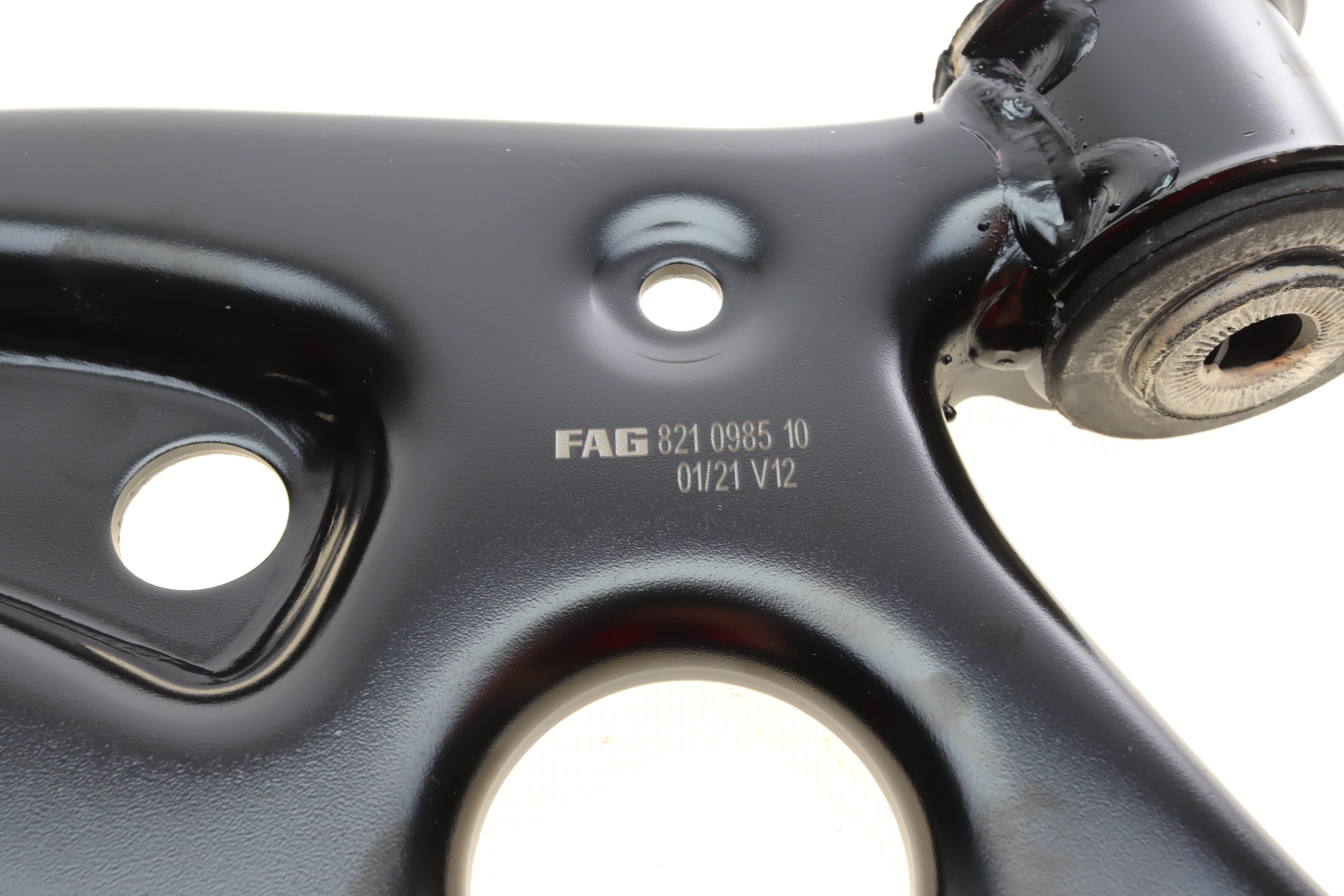 Важіль підвіски (передній) (L) Audi A3/Seat Leon/Skoda Octavia III/VW Golf VII 12- (без кульової)