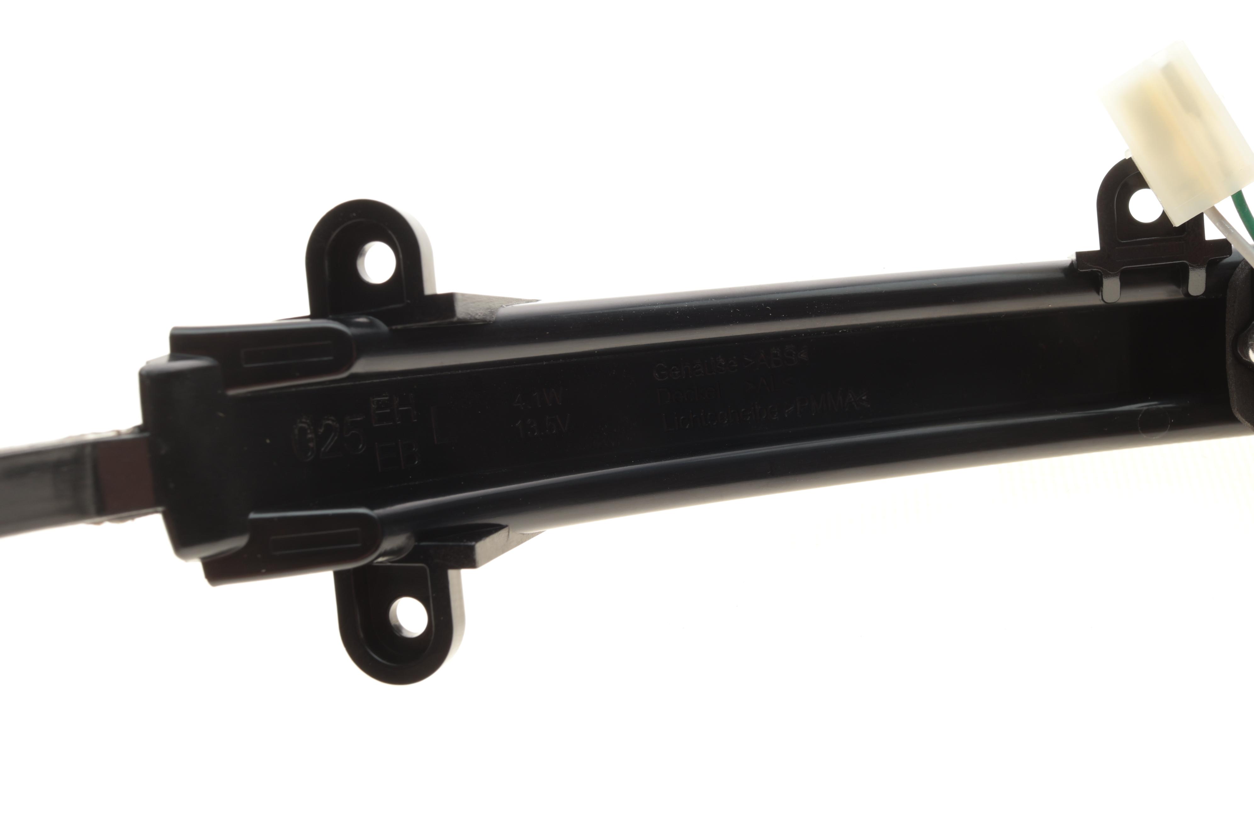 Повторитель поворота на зеркало Audi Q5/Q7 06-12 (L) (белый)