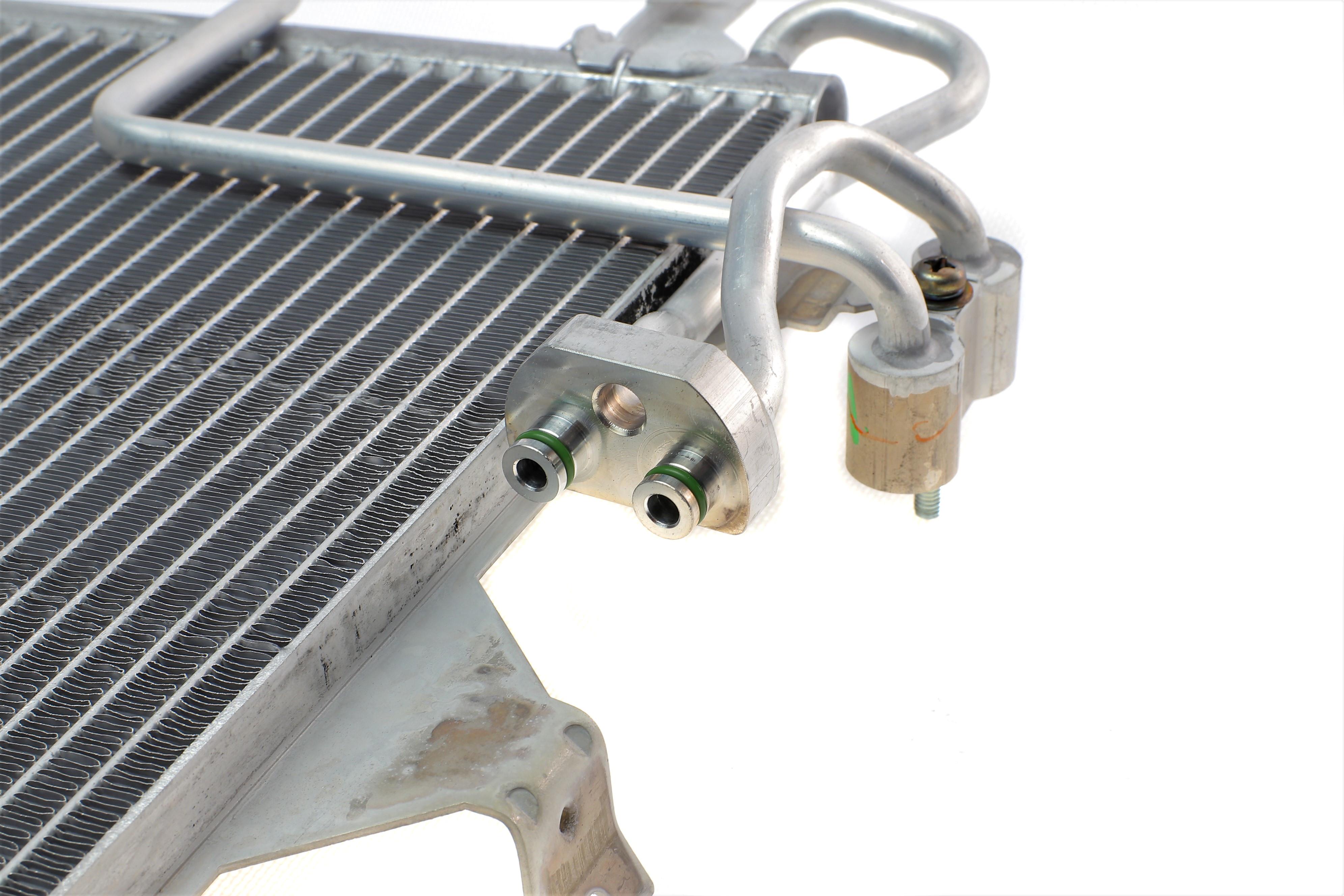 Радіатор кондиціонера MB E-class (W211) 1.8-5.5 02-08