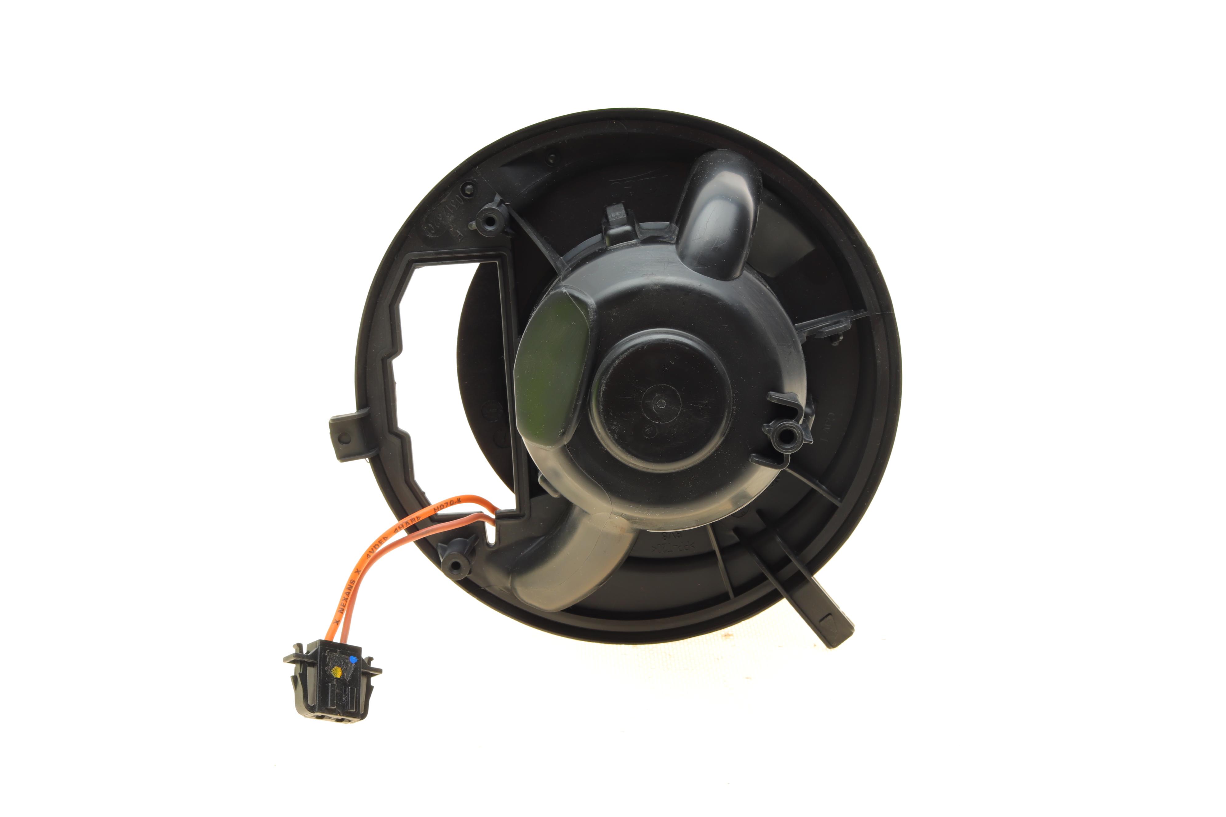 Моторчик пічки VW Caddy III/IV 03-