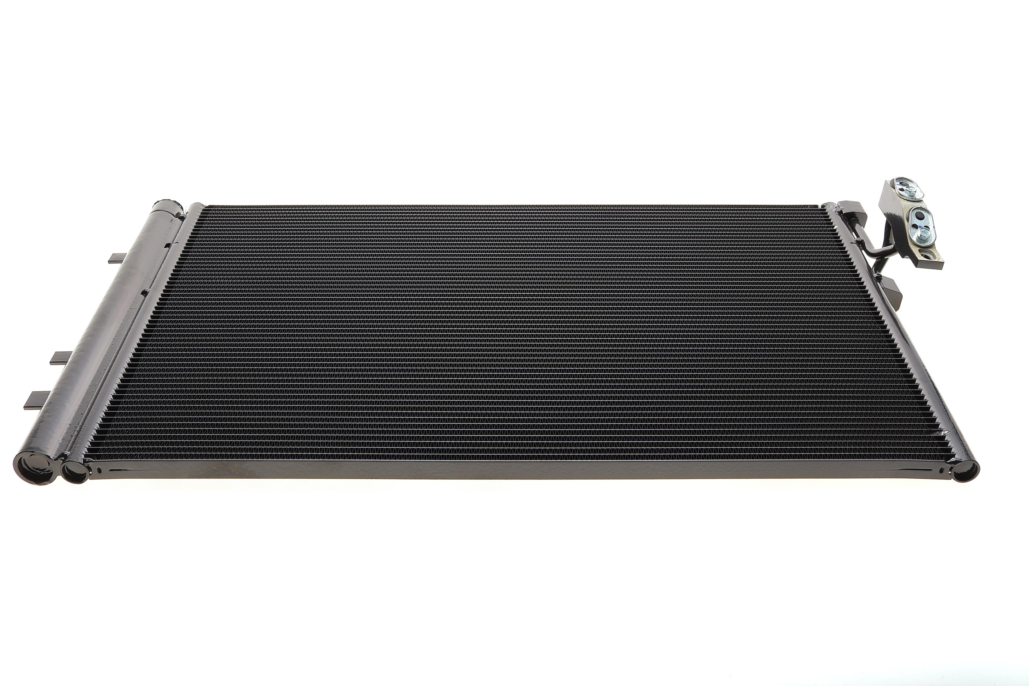 Радіатор кондиціонера BMW X3 (F25)/X4 (F26) 12-18 B47/N20/N47/N52/N55/N57