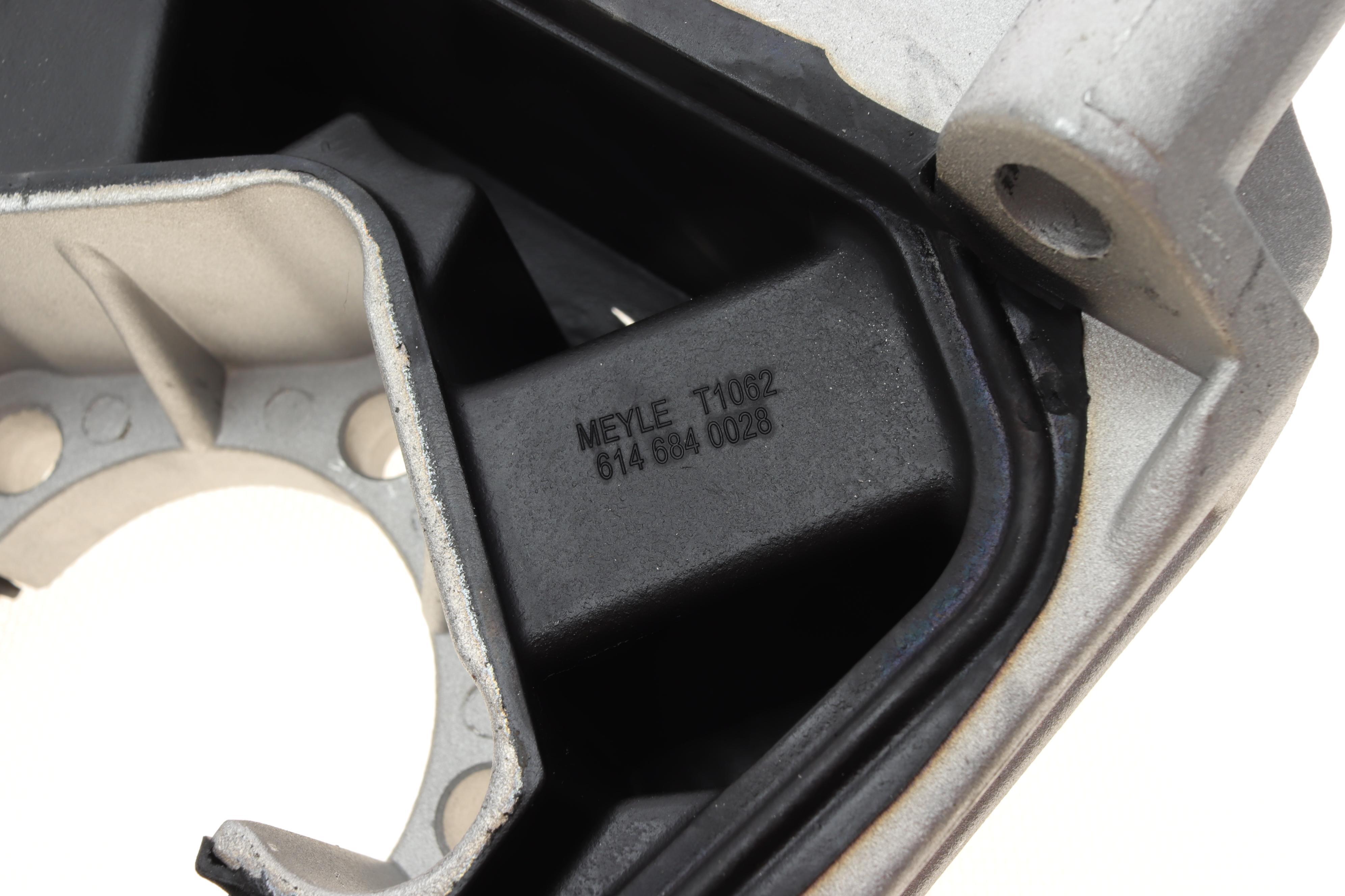 Подушка двигателя (задняя) Opel Vectra 1.6-2.2 95-03