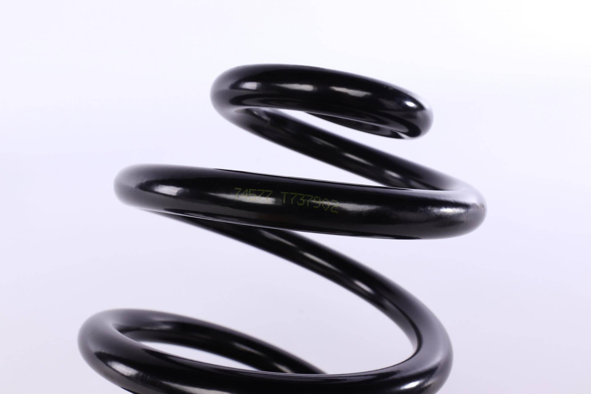 Пружина (задня) BMW 3 (E46) 316i/318d/i/320d/i/323i/325i/xi/328i 98-06 (седан/купе) (з пост.д) (HD)