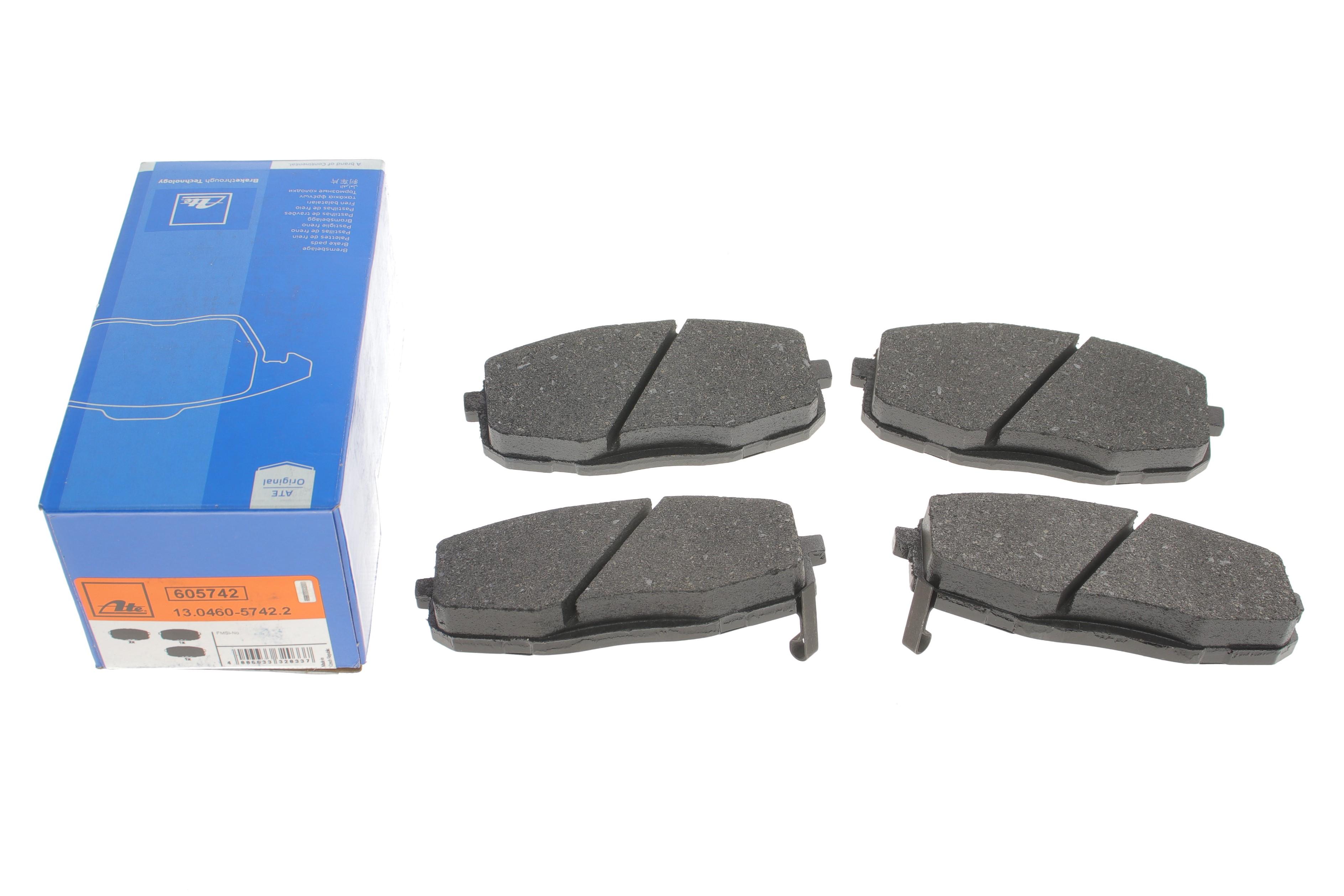 Колодки гальмівні (передні) Hyundai i30 07-12/Kia Cee'd 06-/Carens 02-/Cerato 09-/Soul 14-