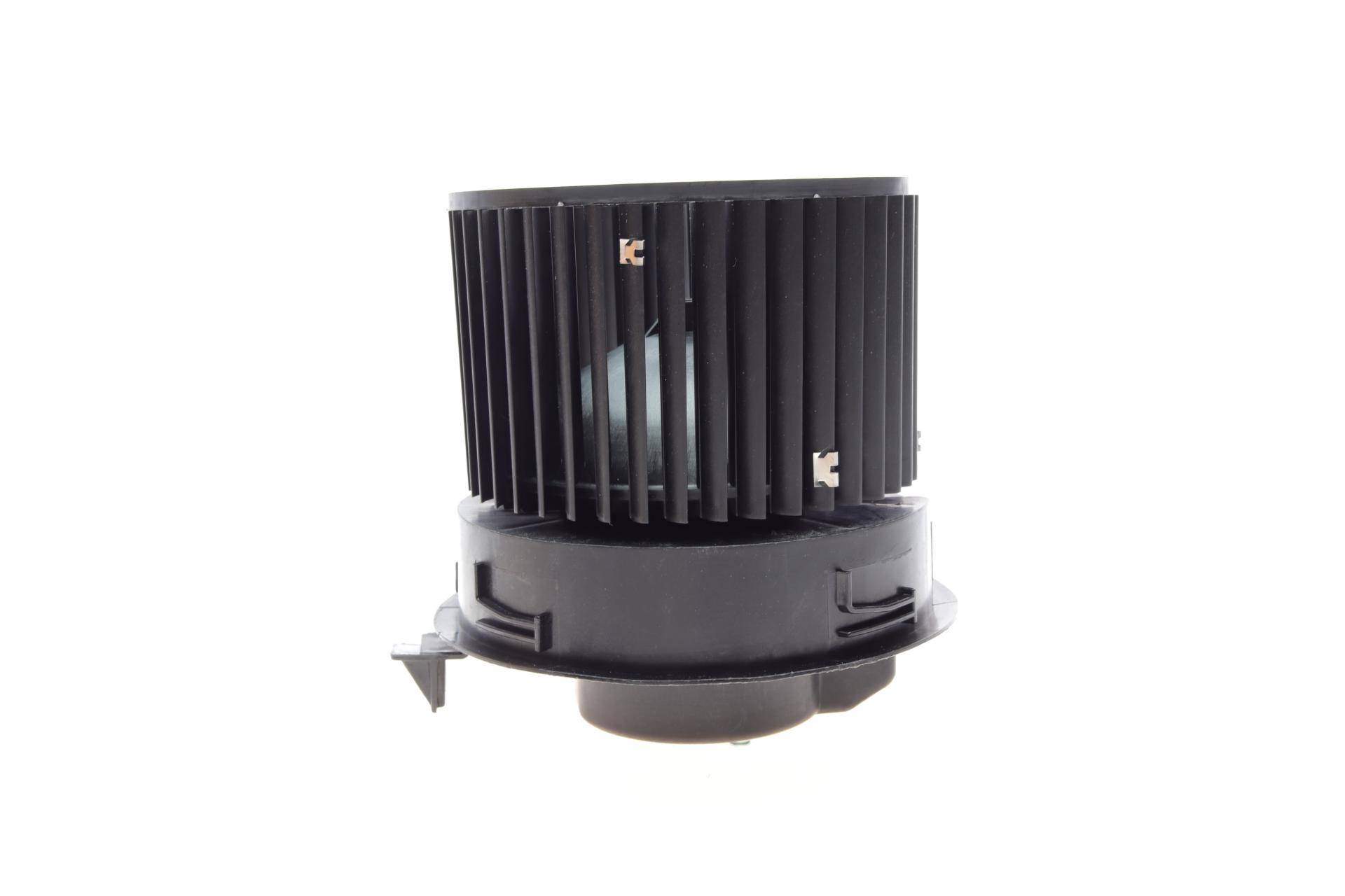 Моторчик пічки Nissan Leaf 10-/Juke 10-