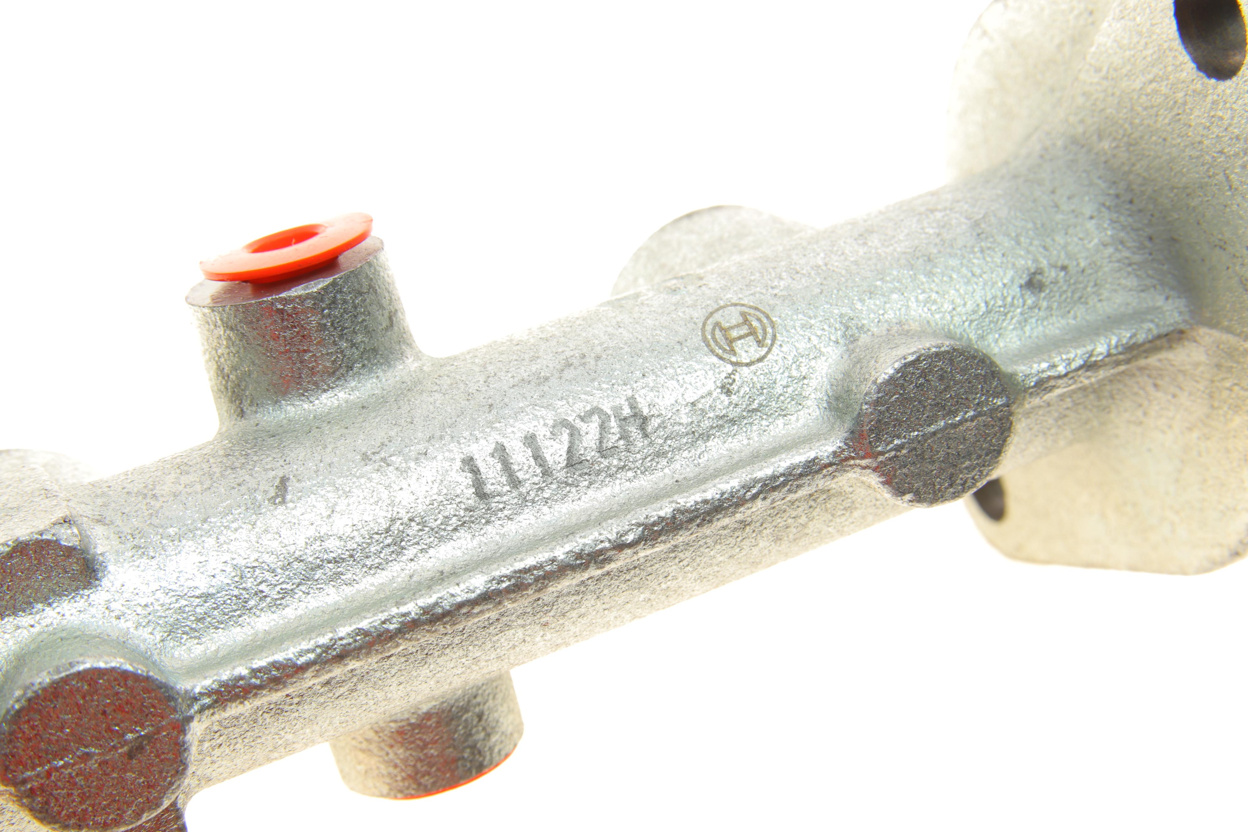 Циліндр гальмівний (головний) Lada 2108-2115/2121/2131 95-13