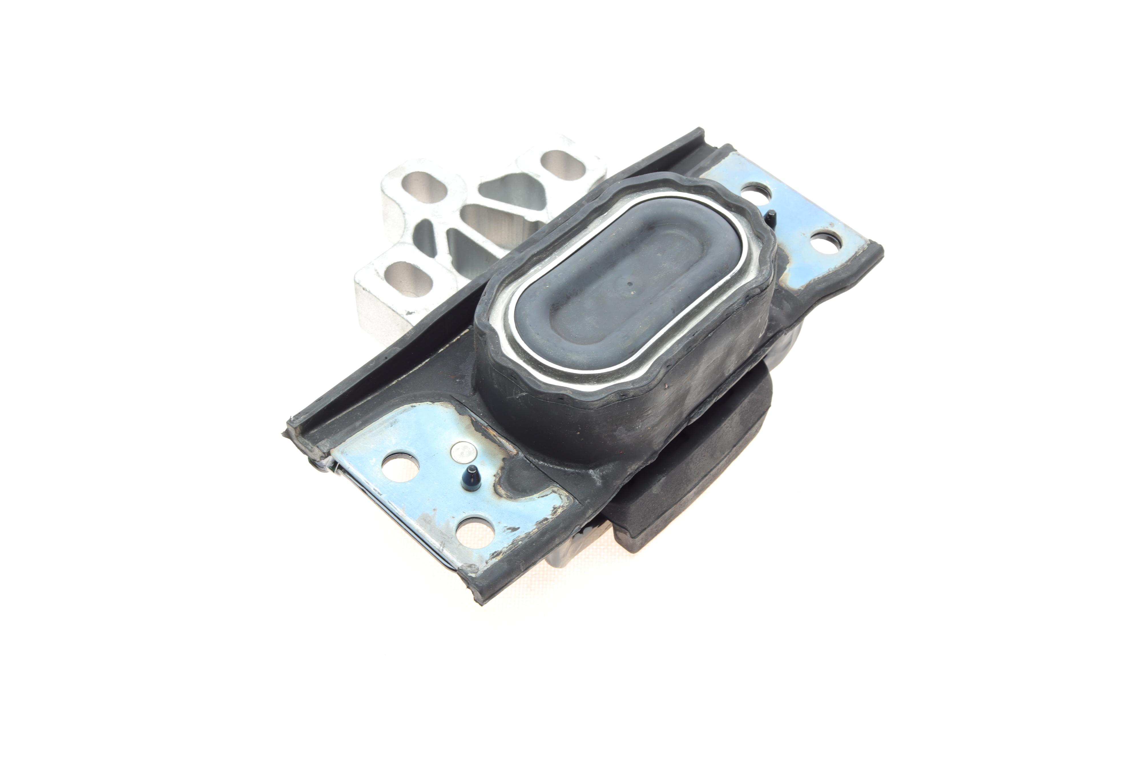 Подушка двигуна VW Atlas 18-