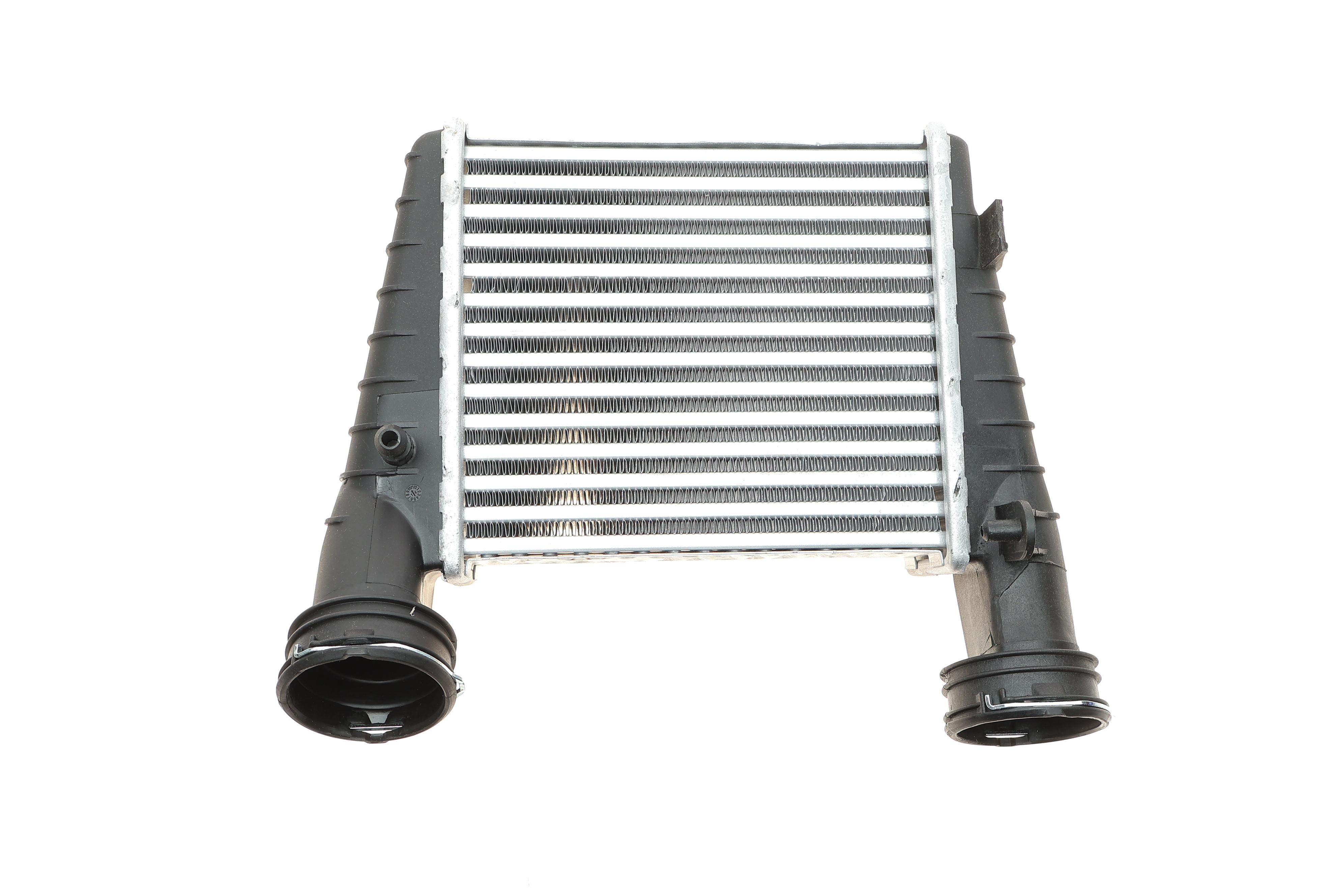Радиатор интеркулера VW Passat 1.9/2.0 TDI 00-05(поврежденный крепеж)