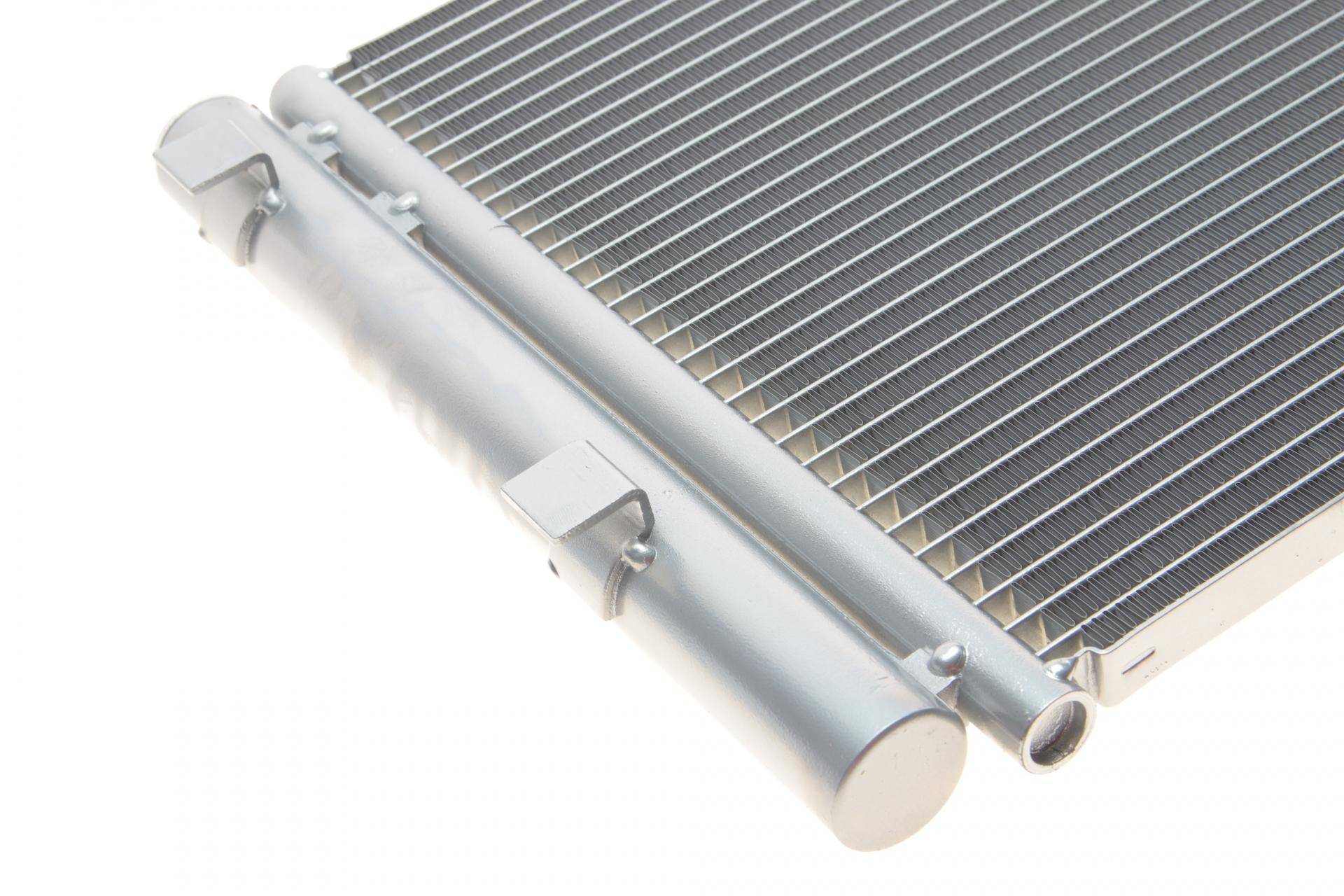 Радіатор кондиціонера Renault Duster/Dacia Duster 1.5dCi 10-