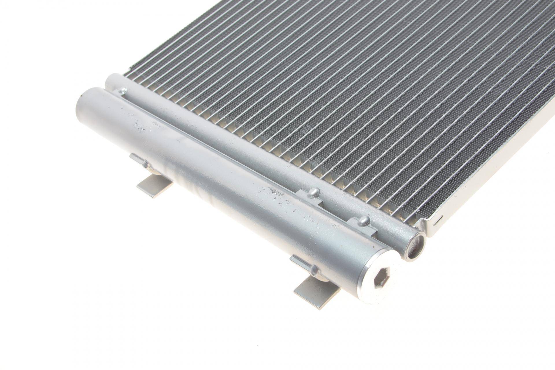 Радіатор кондиціонера Renault Duster/Dacia Duster 1.5dCi 10-