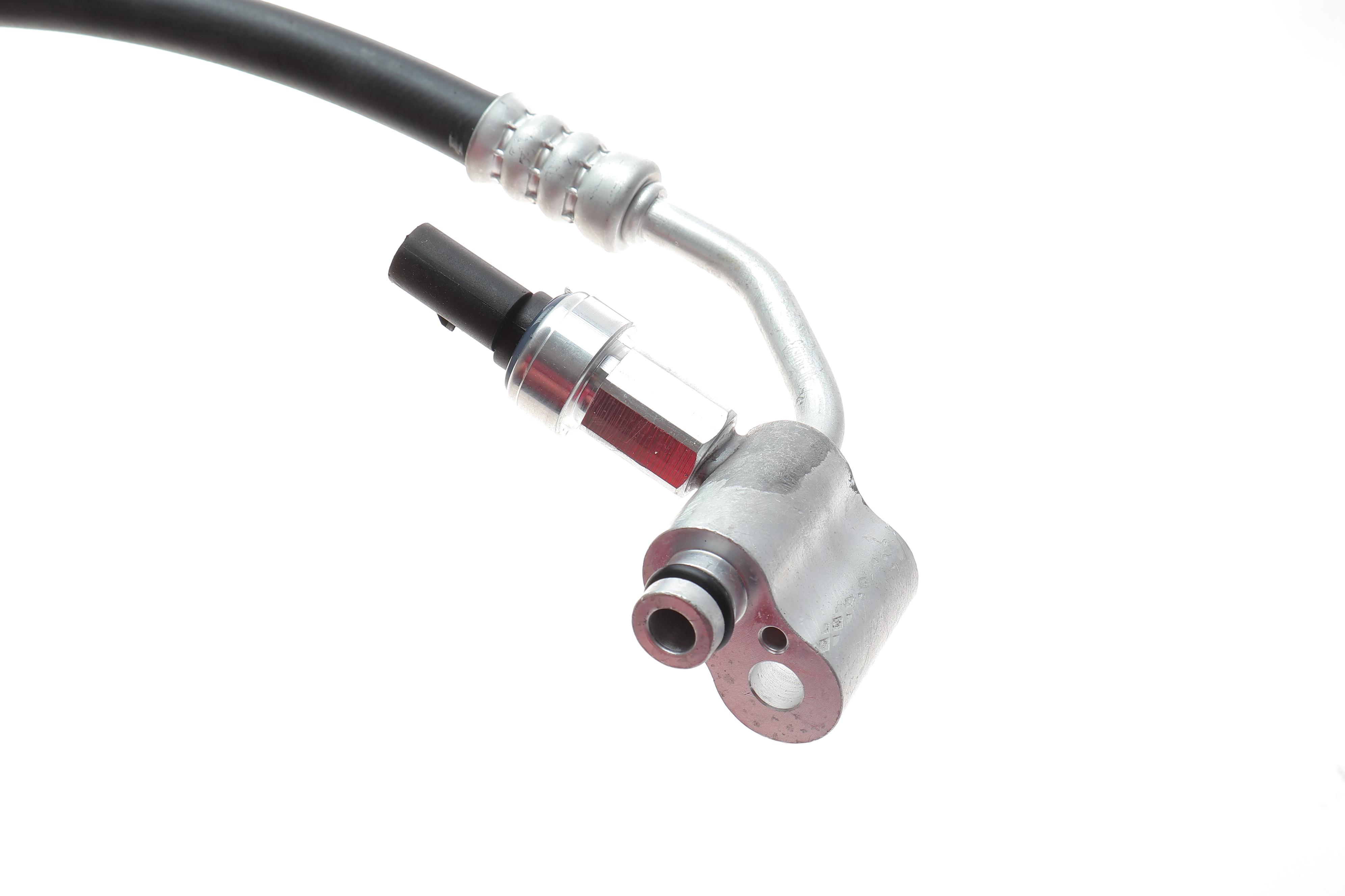 Трубка кондиціонера  VW Golf V 03-09/Skoda Octavia 04-10/Superb 08-15