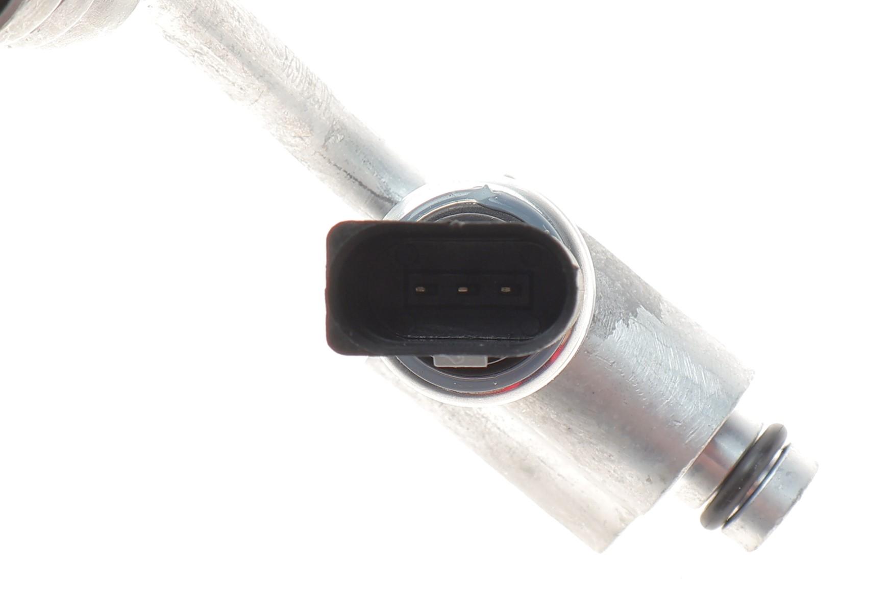 Трубка кондиціонера  VW Golf V 03-09/Skoda Octavia 04-10/Superb 08-15