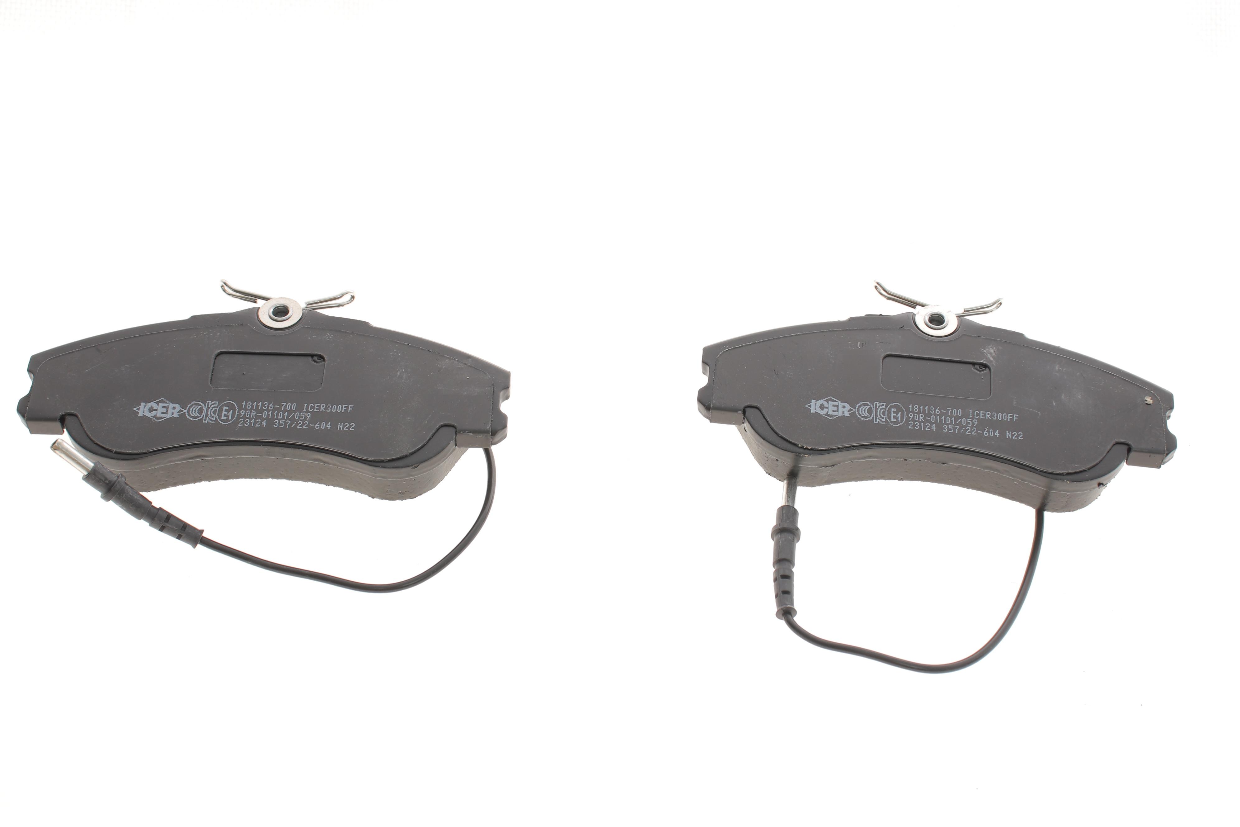 Колодки гальмівні (передні) Citroen Berlingo 96-11/Xsara/Peugeot 306 93-05/Partner 96-15 (+датчики)