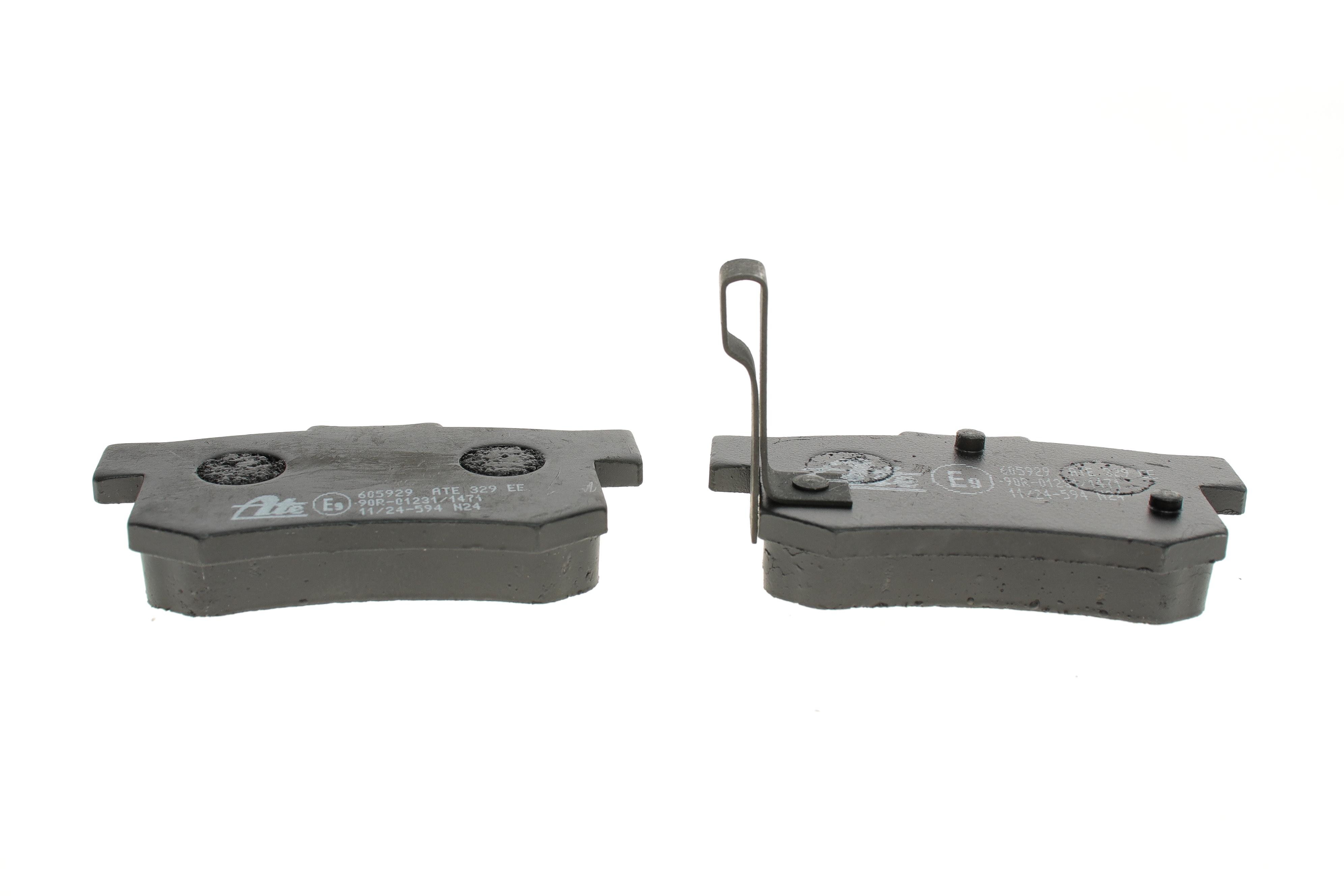 Колодки гальмівні (задні) Honda Accord /Civic/CR-V 90-  (Akebono)