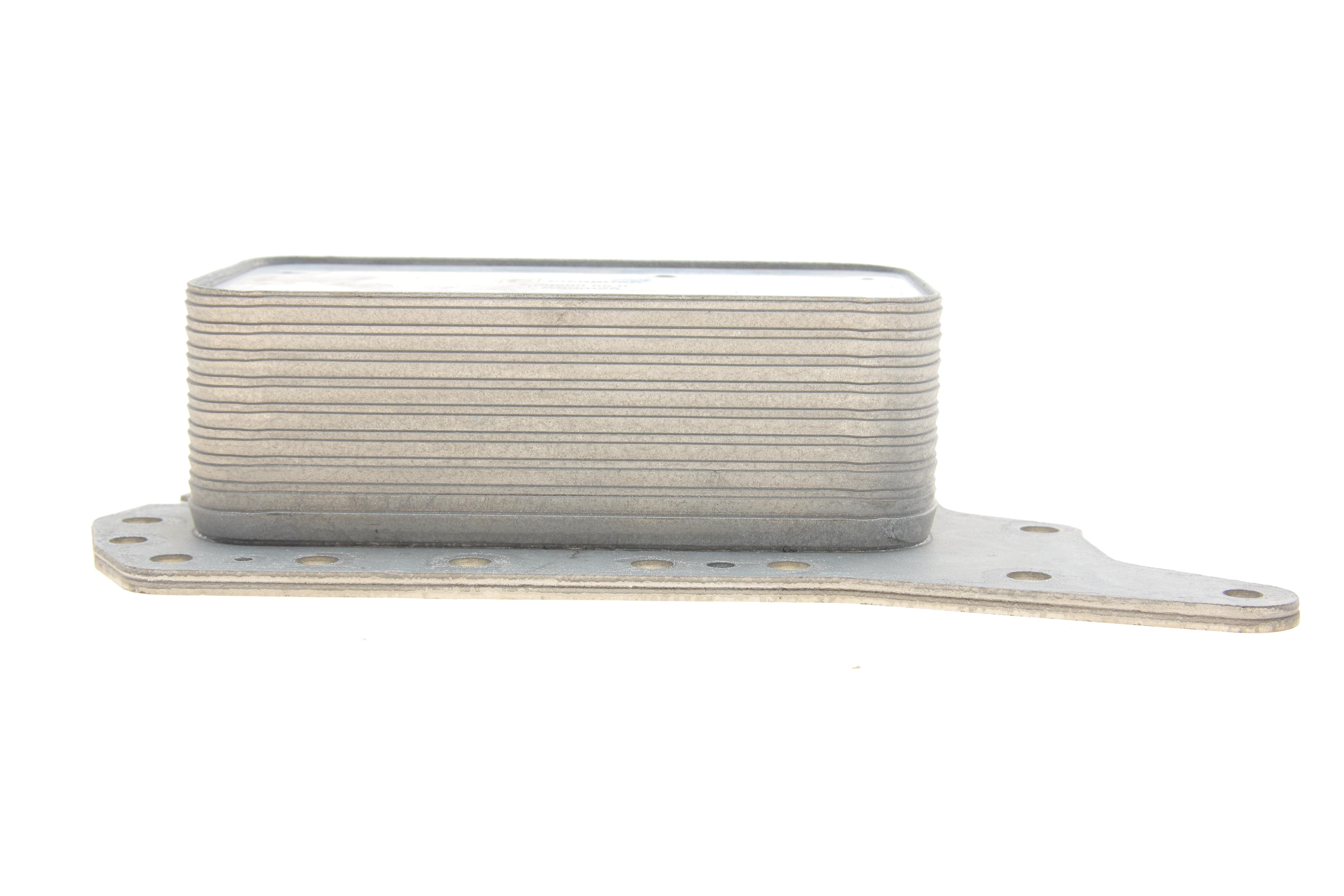 Радиатор масляный MB Vito/Opel Vivaro/Renault Trafic 1.6 CDTI/dCi 14- (теплообменник)