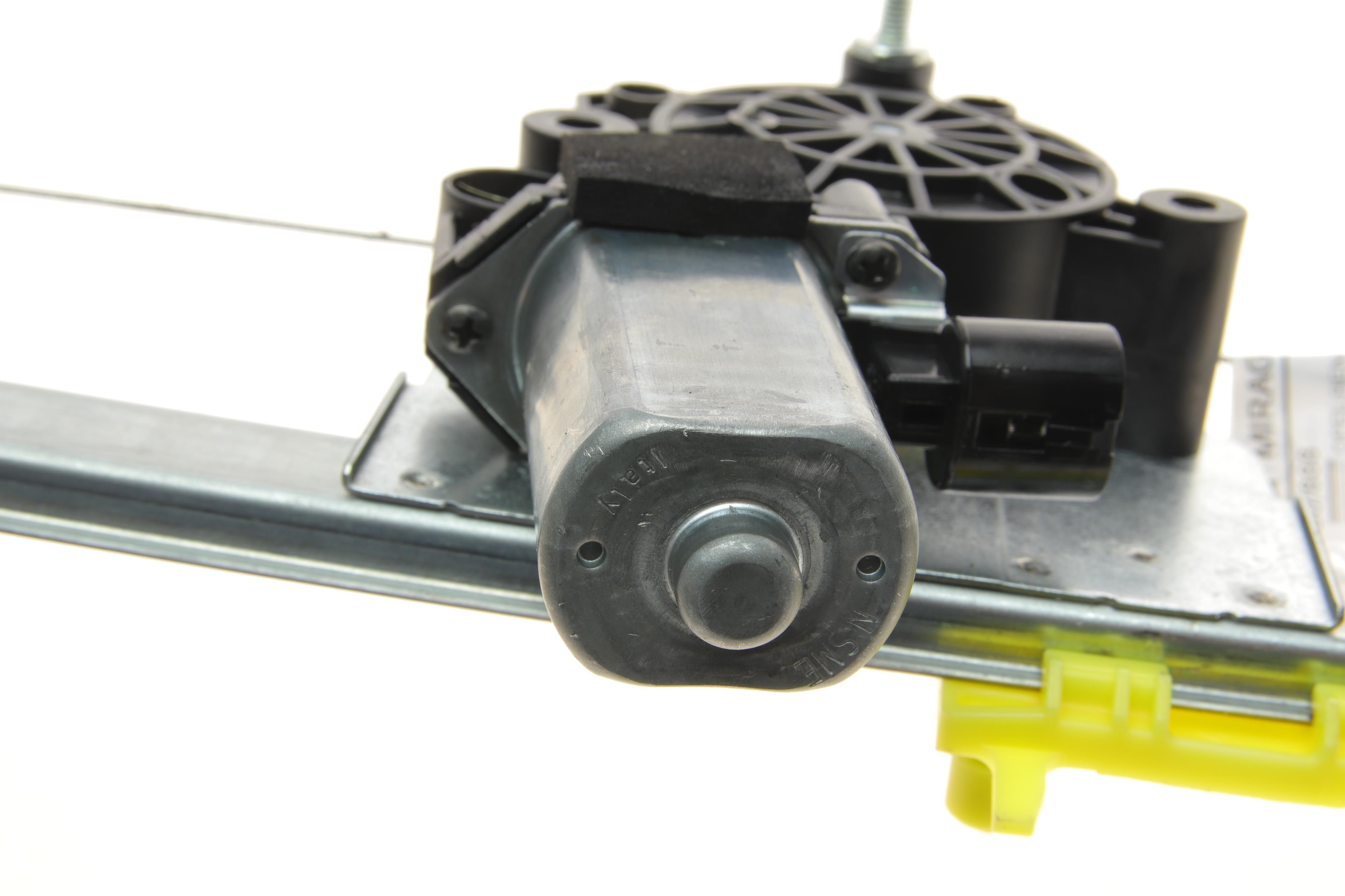 Стеклоподъемник (передний) Renault Trafic/Opel Vivaro 01- (L) (электро) (с моторчиком)