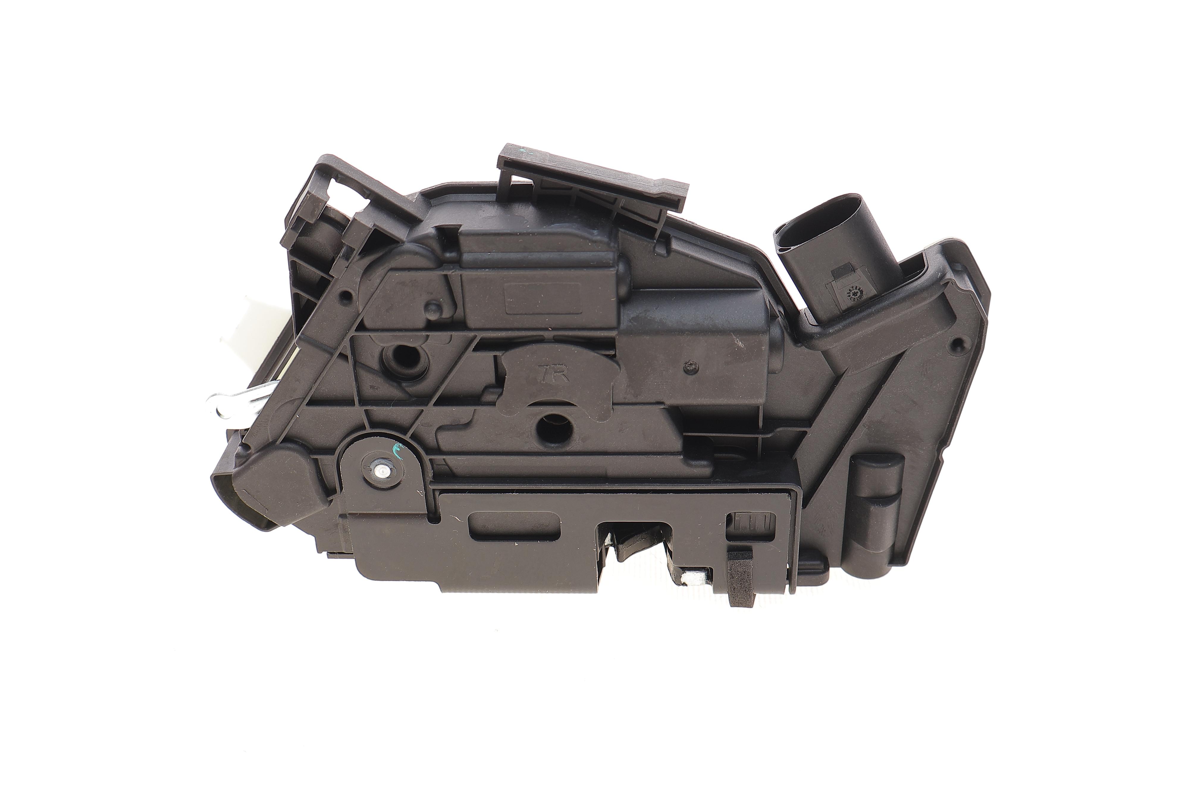 Замок дверей (передніх/R) VW Amarok/Passat/Tiguan 08-