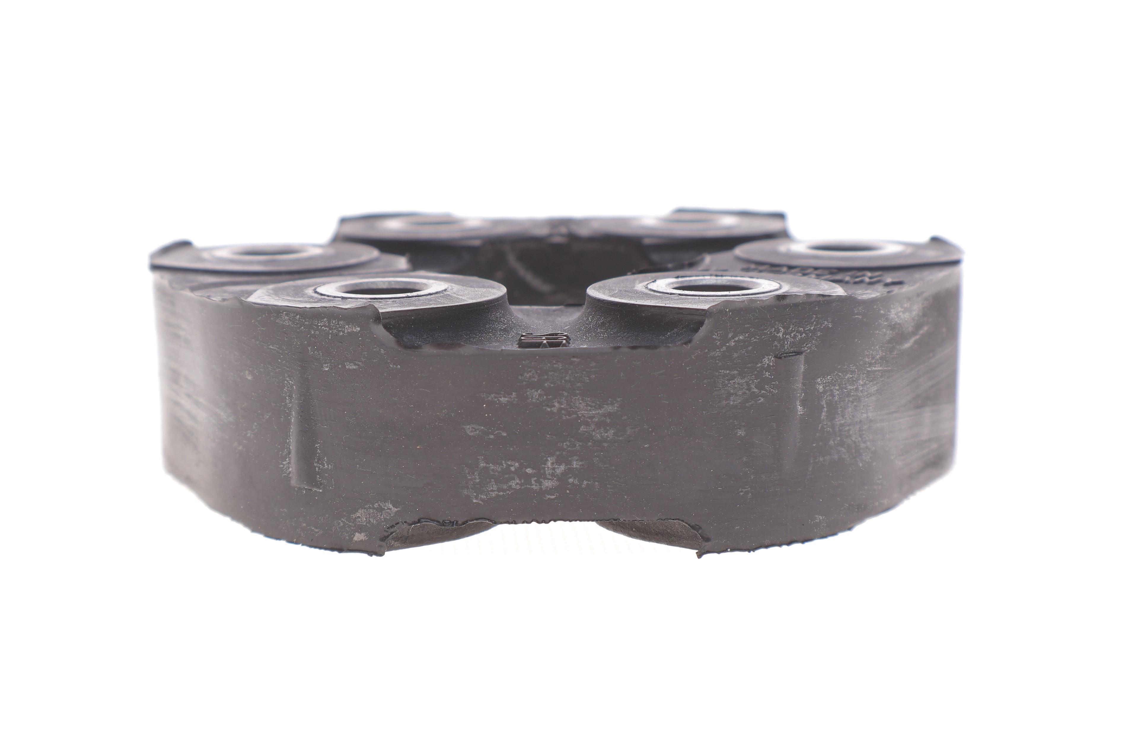 Муфта кардана еластична Opel Omega 86-03 (40x109x28)