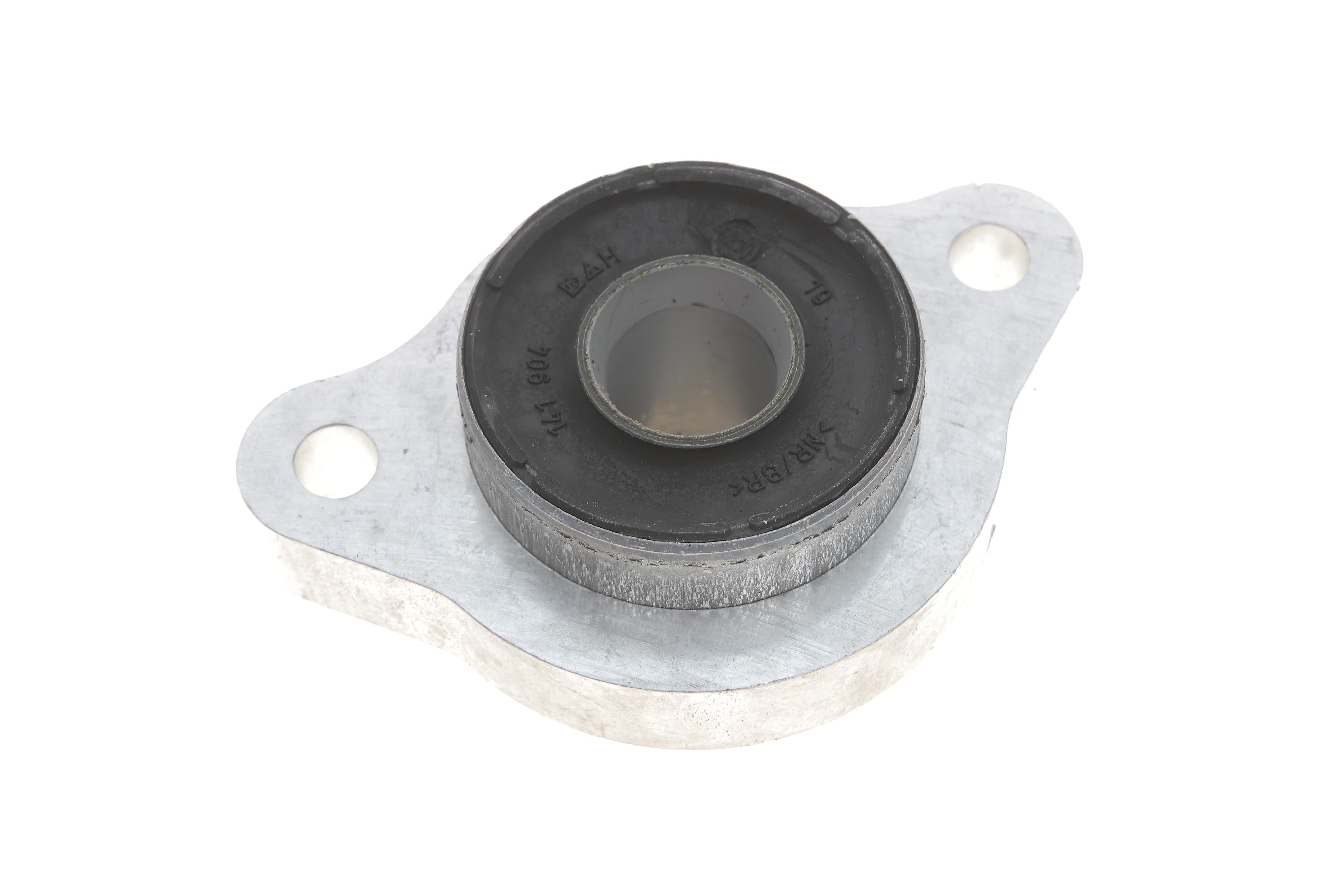 Сайлентблок важеля (переднього/спереду) MB Vito (W639) 03- (R) (всередині OE)