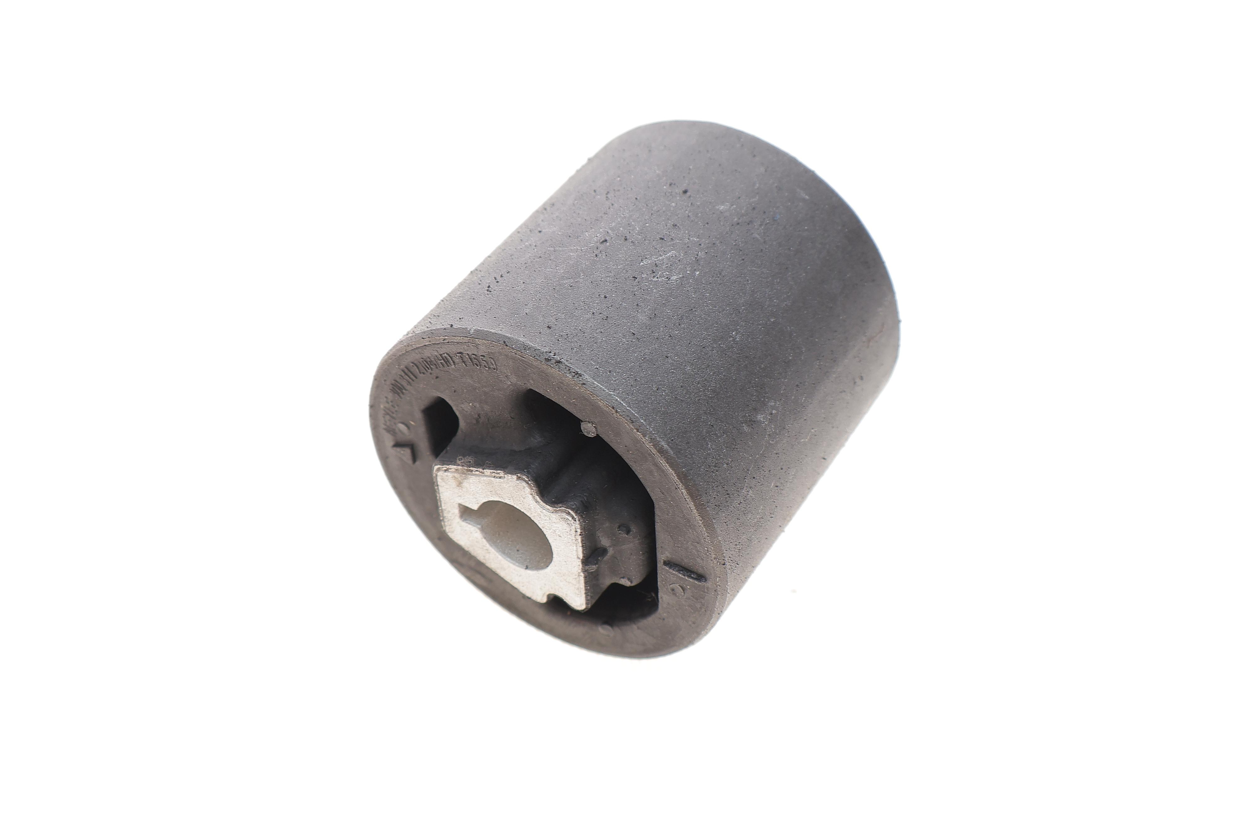 Сайлентблок важеля (переднього/знизу/спереду) BMW X5 (E53) 00-