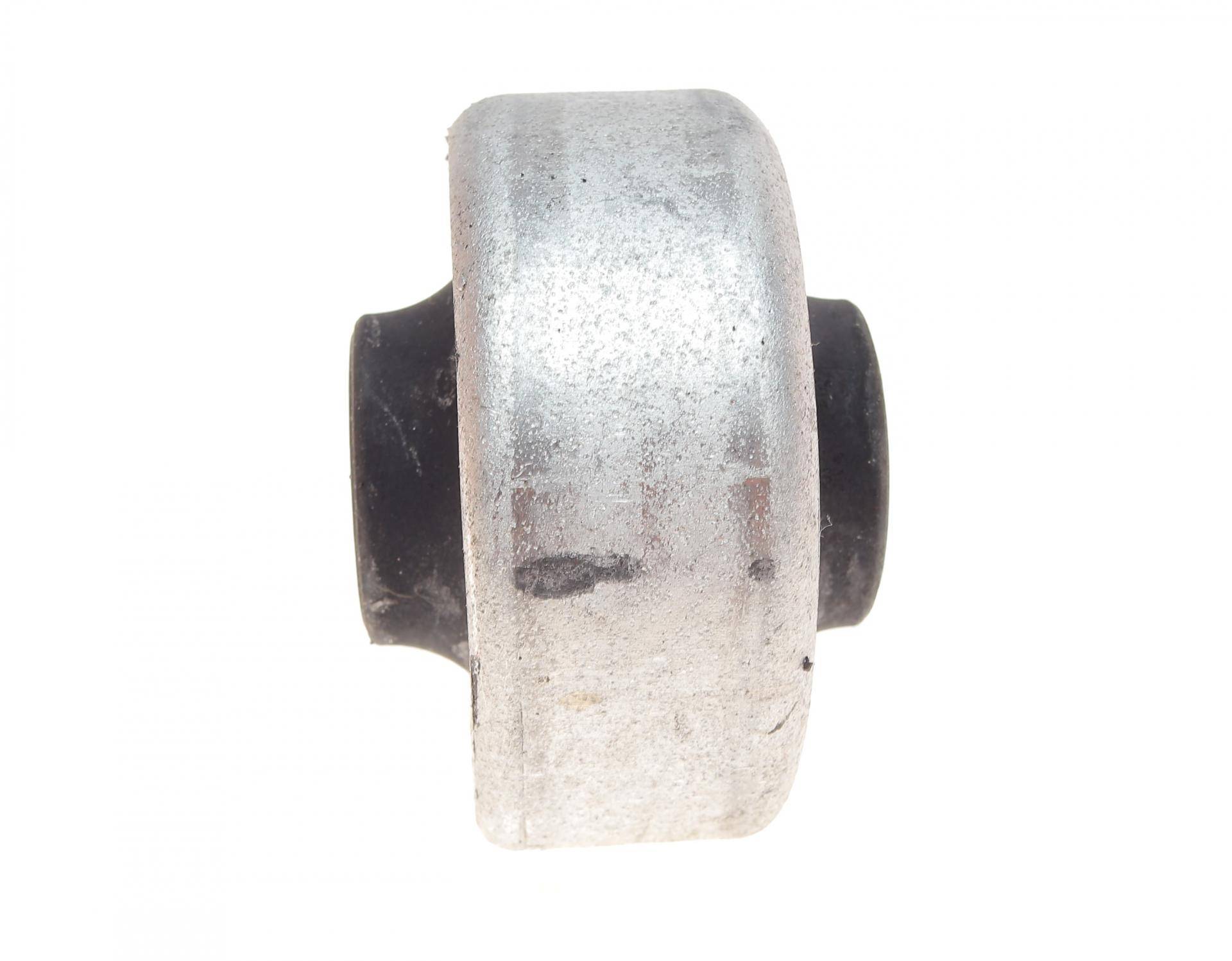 Сайлентблок важеля (переднього/ззаду) VW Golf 83-02 (з монтажною втулкою)