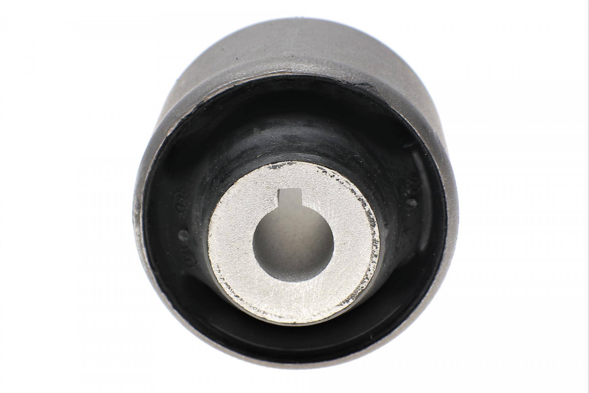 Сайлентблок важеля (переднього/ззаду) VW T5/T6 03-