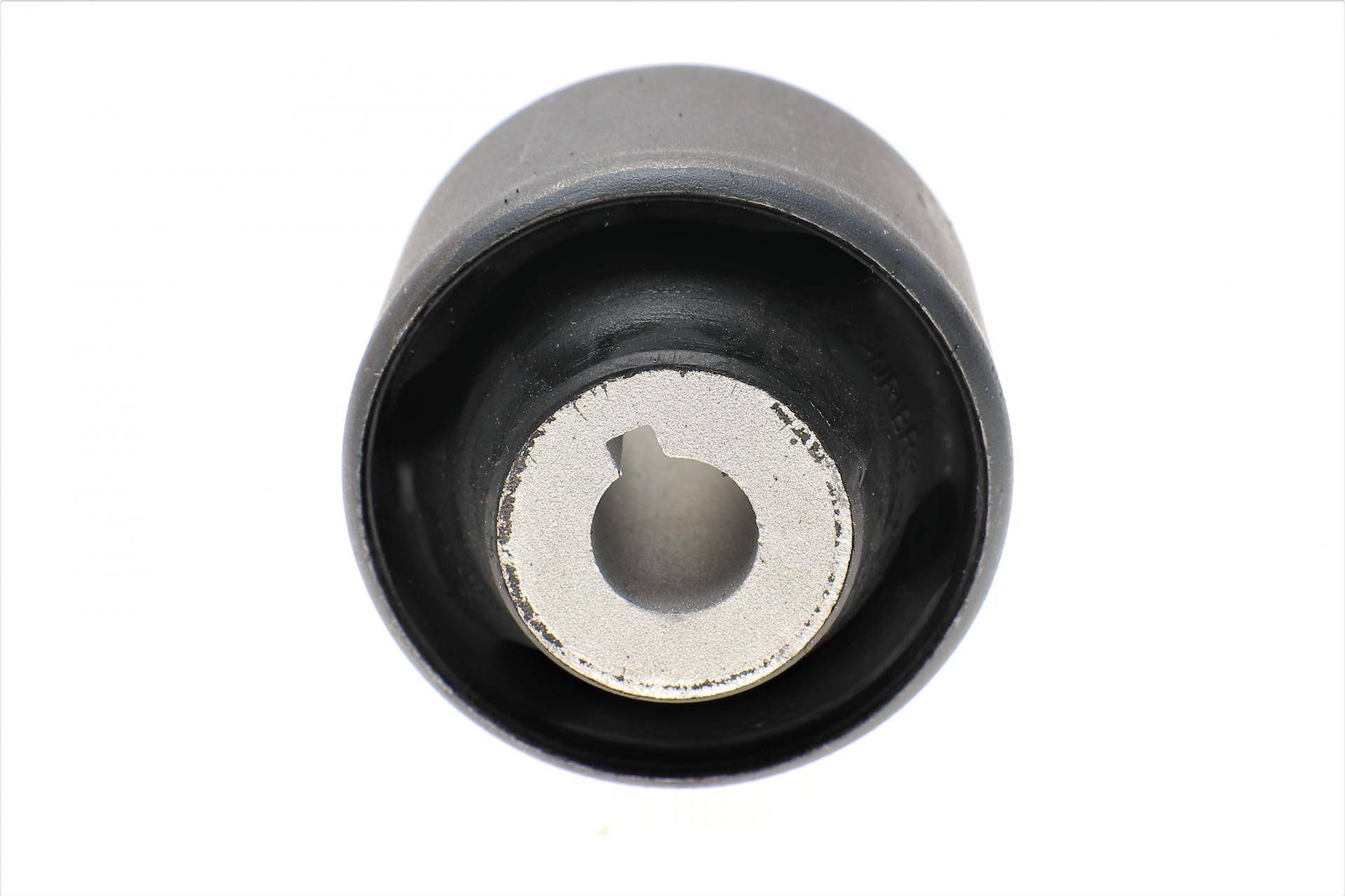 Сайлентблок важеля (переднього/ззаду) VW T5/T6 03-