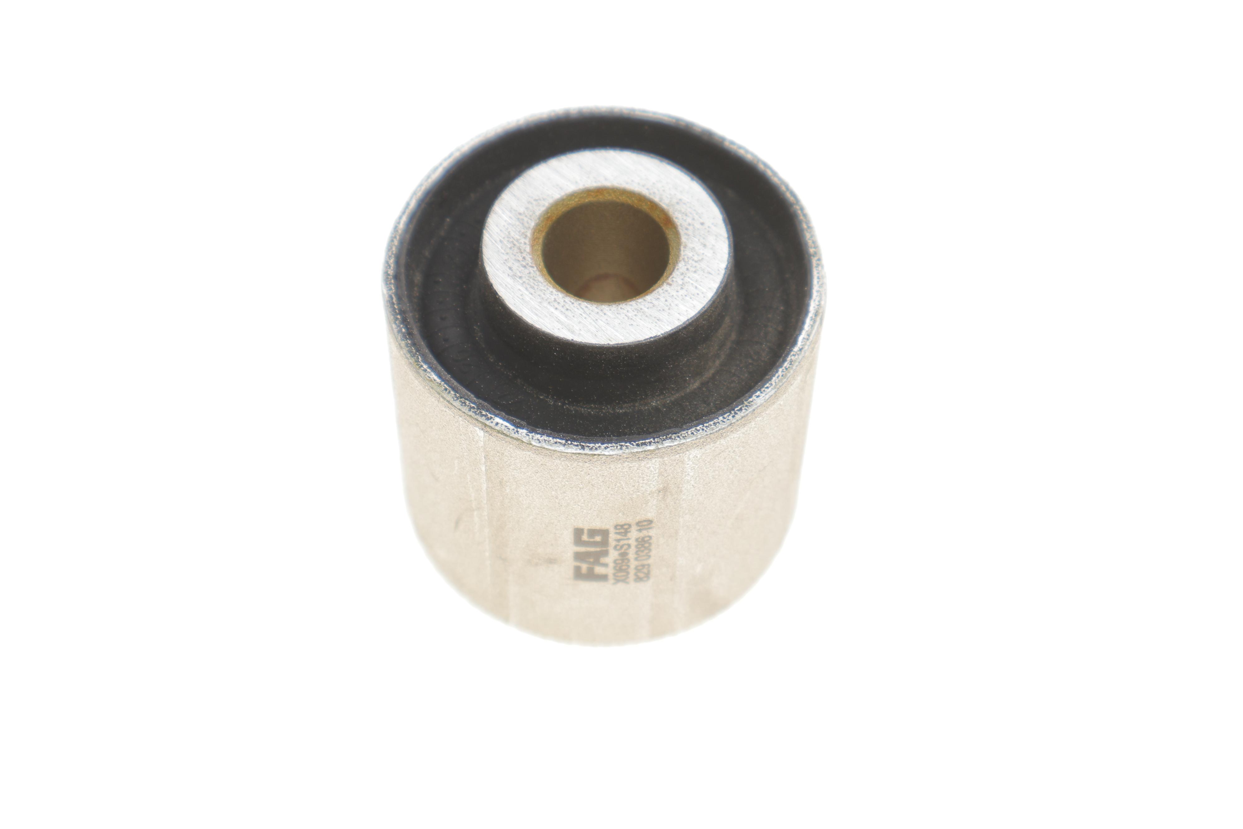 Сайлентблок важеля (переднього/знизу/спереду/ззовні) Audi A5/A6/A8/Q5/VW Phaeton 02- (попер.)