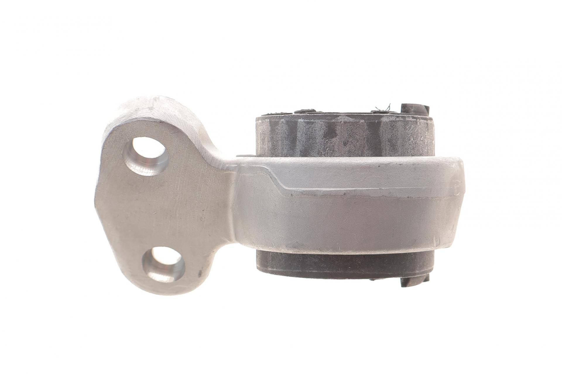 Сайлентблок важеля (переднього/знизу/ззаду) BMW 3 (E46) 98-07 (L) з кронштейном