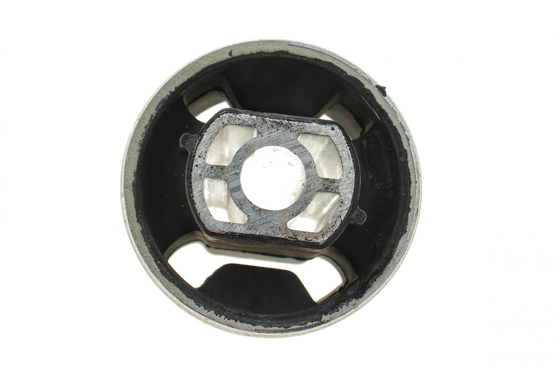 Сайлентблок важеля (заднього/спереду) Audi A3/Skoda Octavia/SuperB/VW Golf/Passat 03- (повздовжнього)