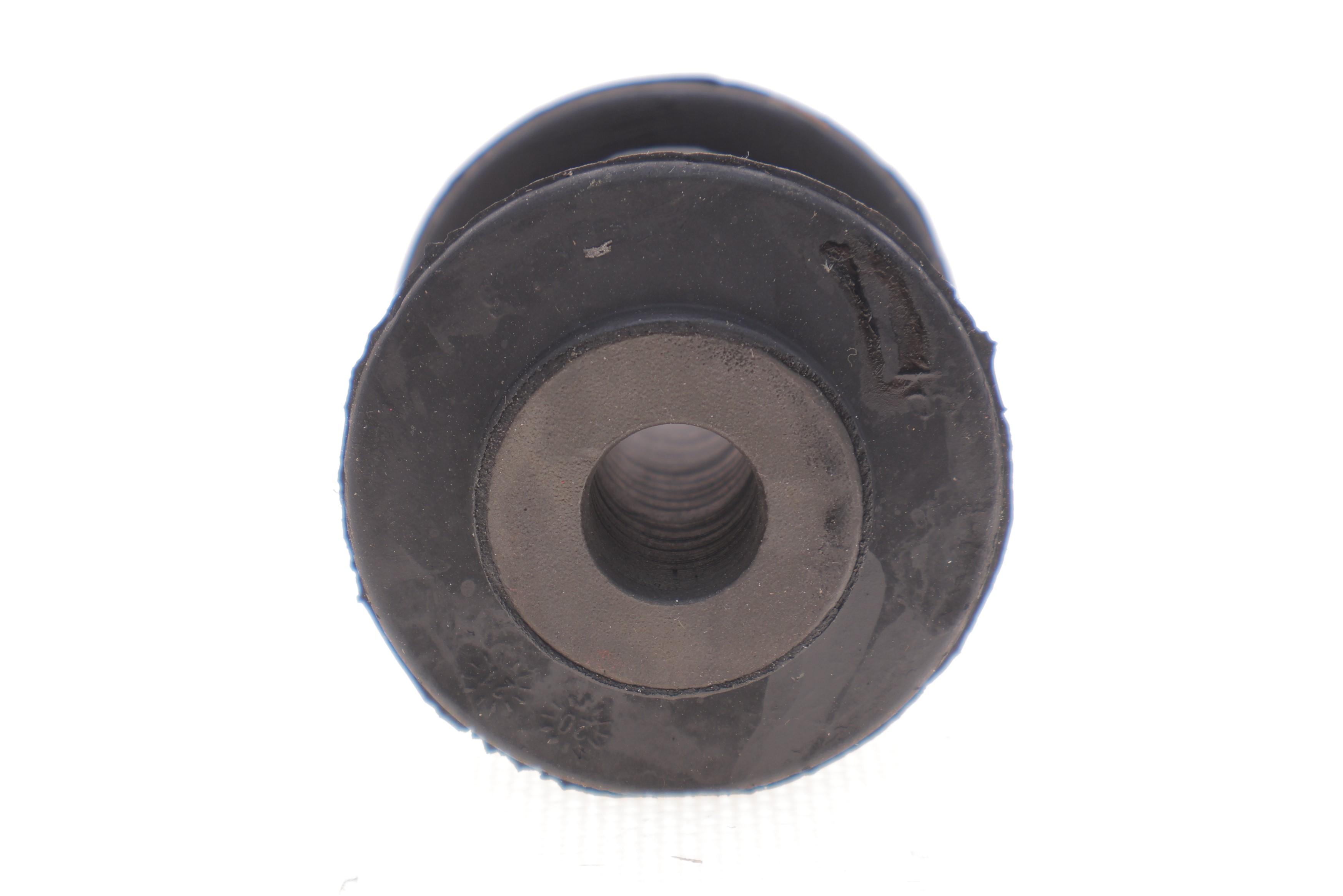 Сайлентблок важеля (переднього/спереду) VW Caddy 03-