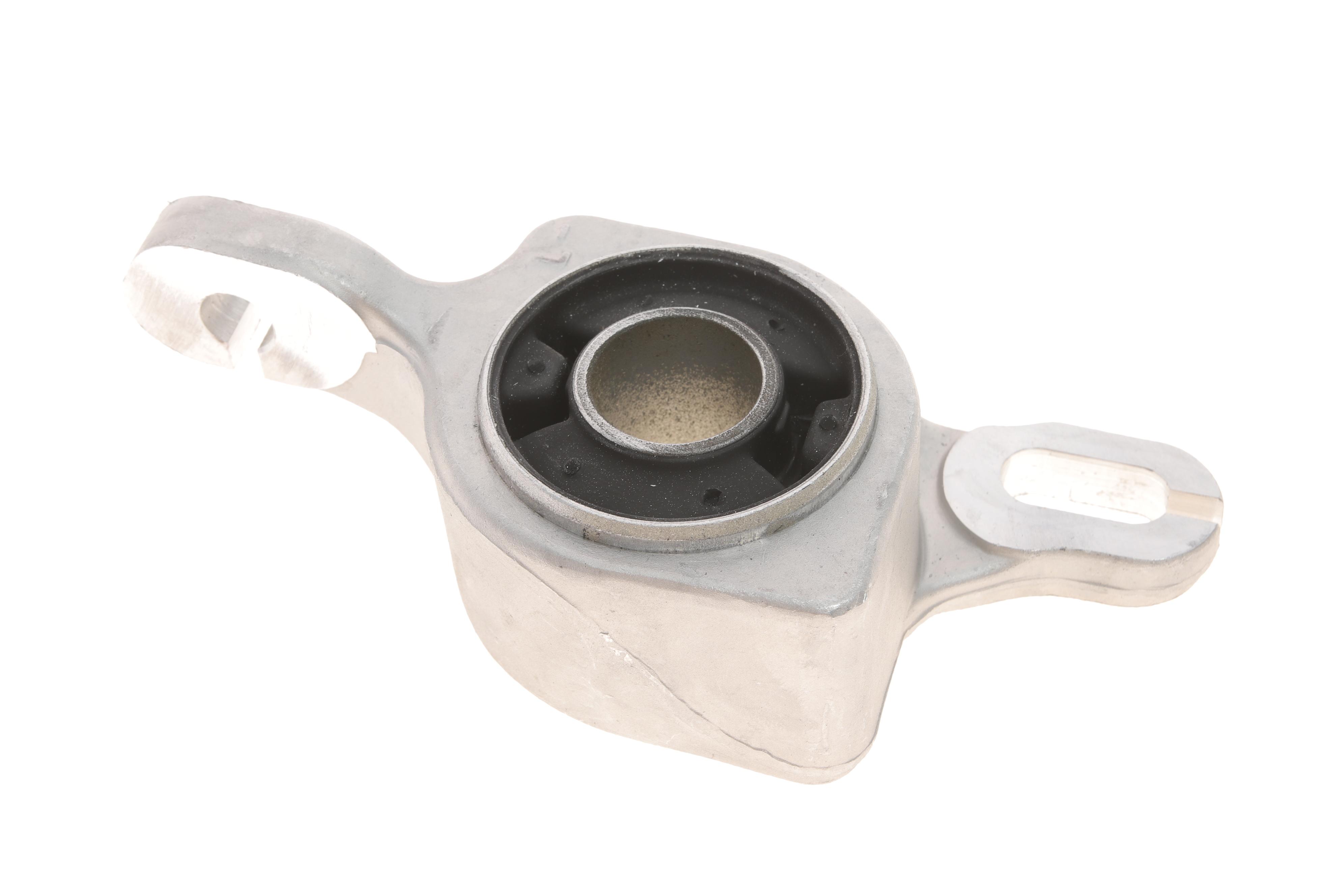 Сайлентблок важеля (переднього) MB GL-class (X164)/ M-class (W164) 05- (L)