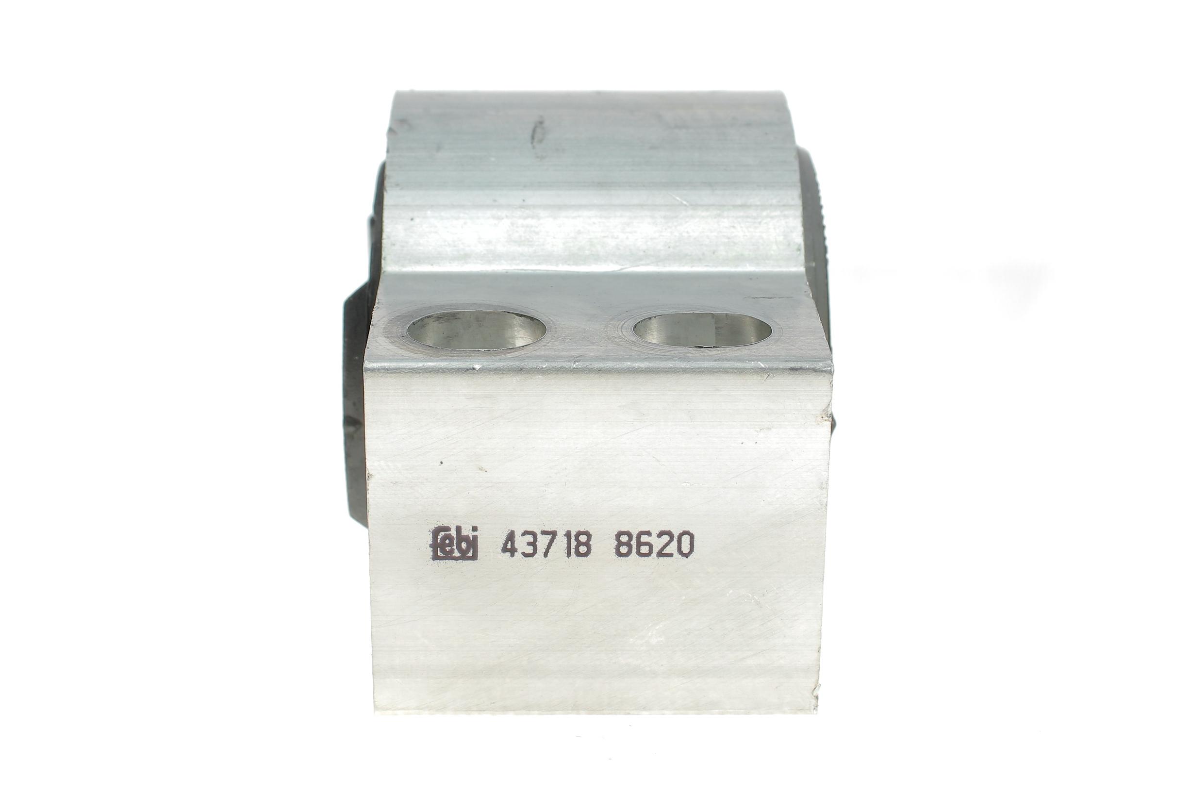 Сайлентблок важеля (переднього/знизу/ззаду) Opel Astra J 09-