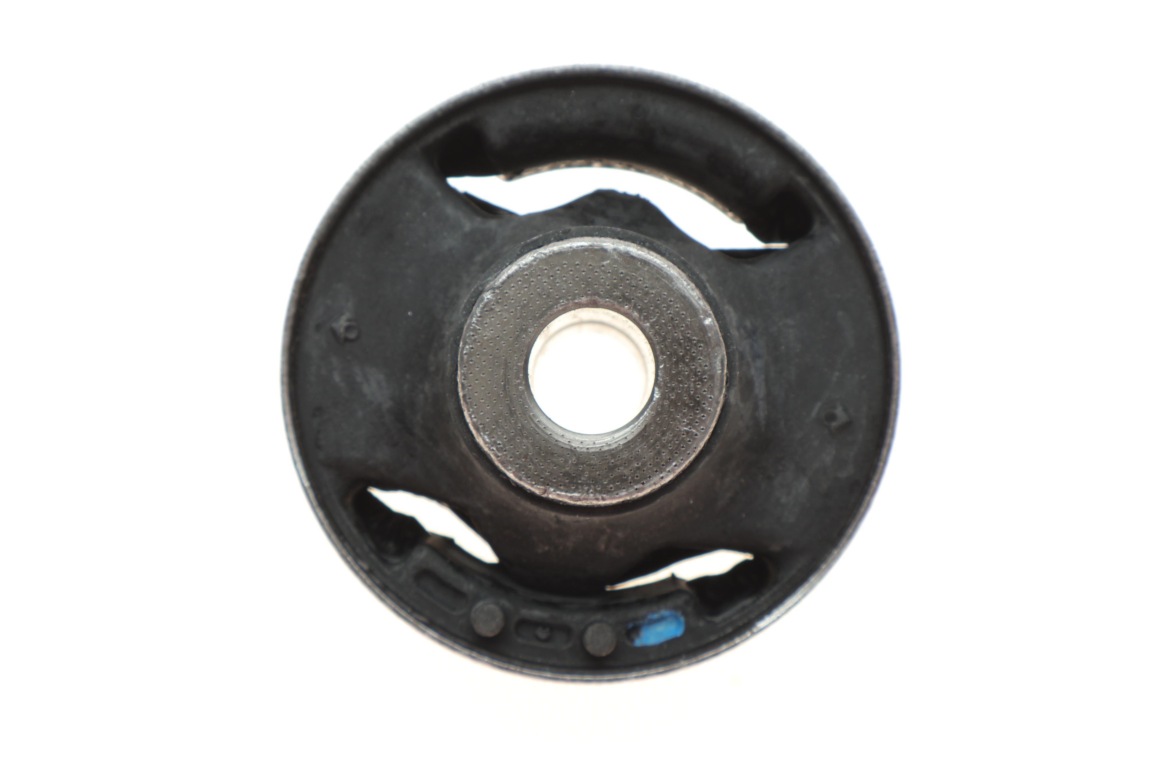 Сайлентблок важеля (переднього/спереду/знизу/всередині) Honda Accord VII 03-08