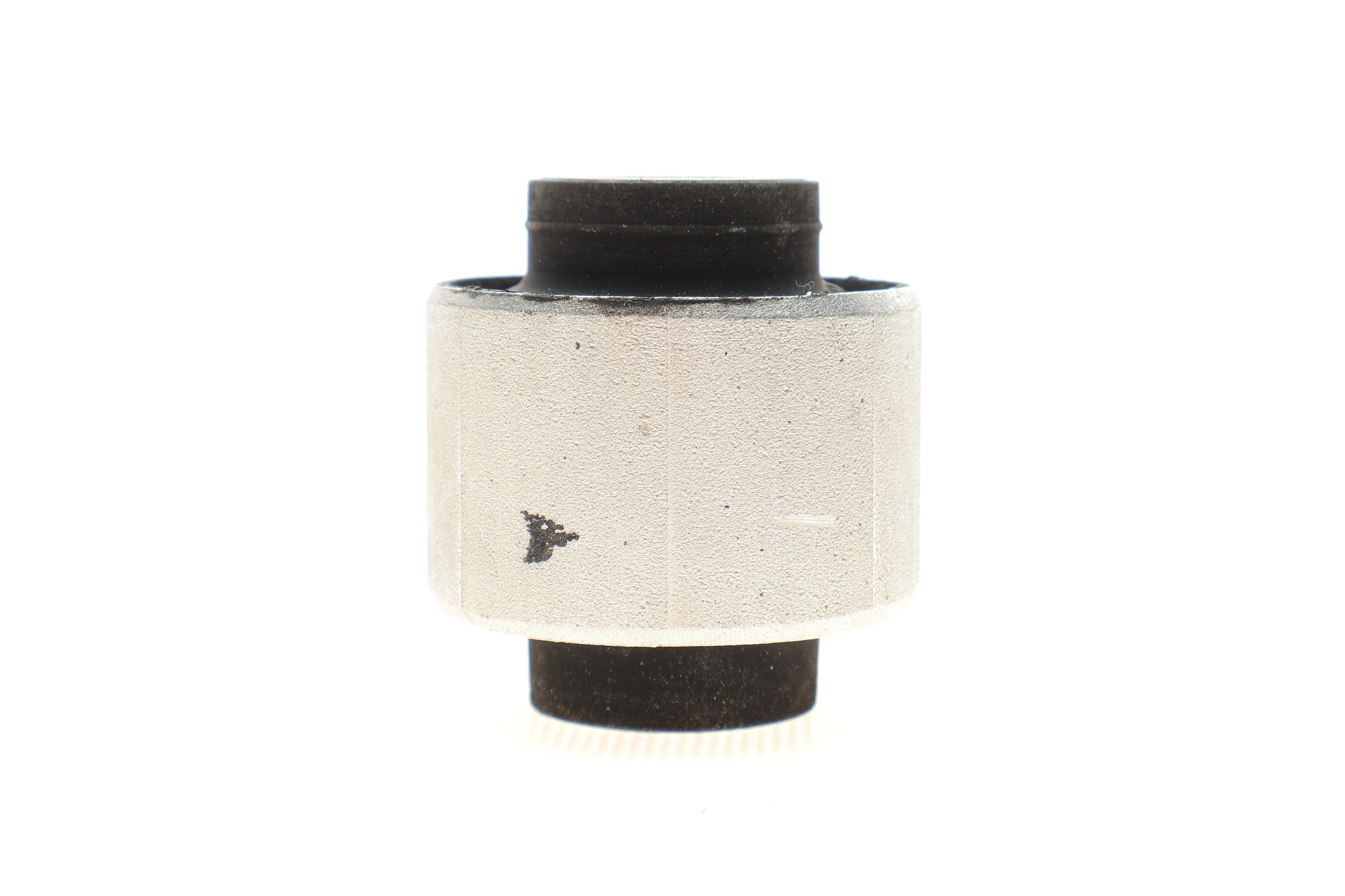 Сайлентблок важеля (переднього) Audi A4/A5 15-