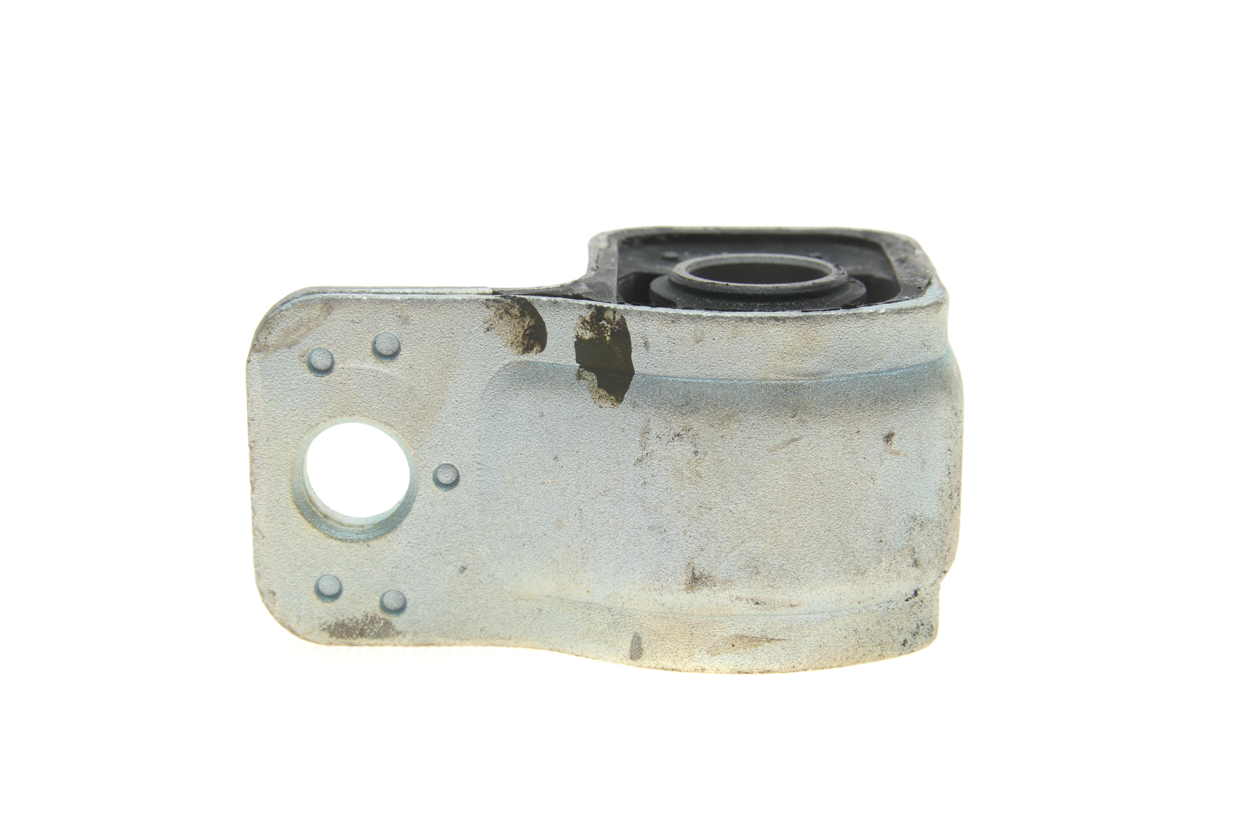 Сайлентблок важеля (переднього/ззаду) Peugeot 405 -95