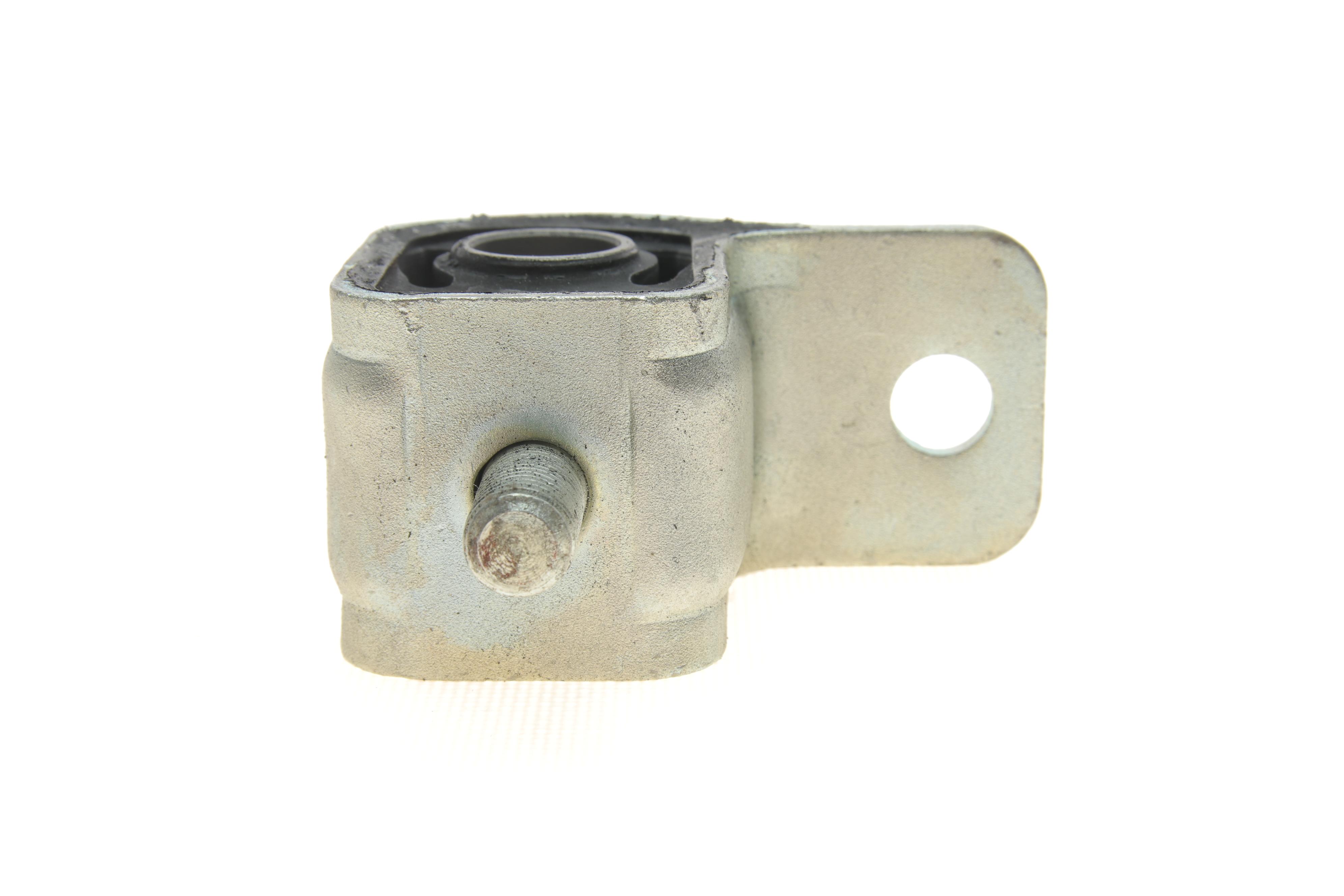 Сайлентблок важеля (переднього/ззаду) Peugeot 405 -95