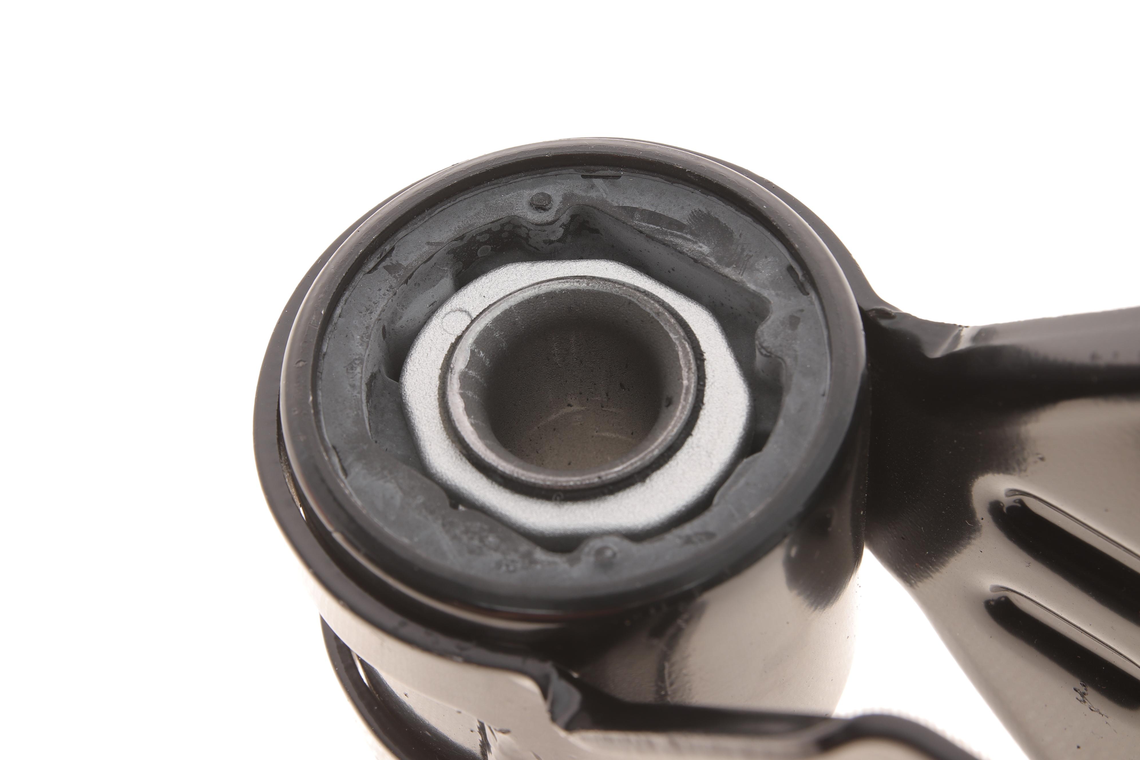 Сайлентблок важеля (переднього/ззаду) Volvo V40/Ford C-Max II/Focus III/Mazda 3 1.0- 08-