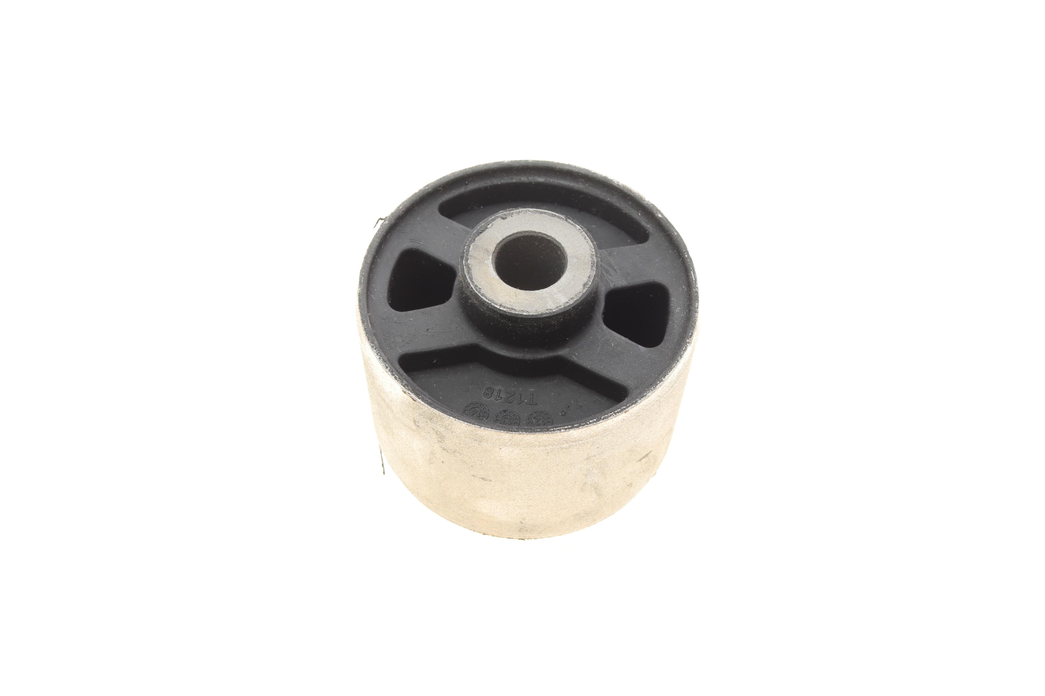 Сайлентблок важеля (переднього/знизу/ззаду) Renault Laguna/Laguna III 1.5-3.5 07- (73x65x14)