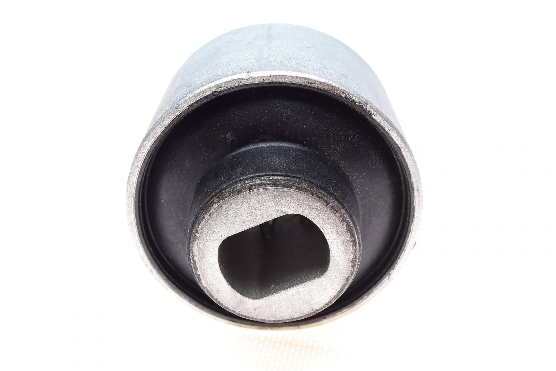 Сайлентблок важеля (переднього/знизу/спереду/всередині) MB E-class (W211) 02-08 (70x24x80x45) (попер.)