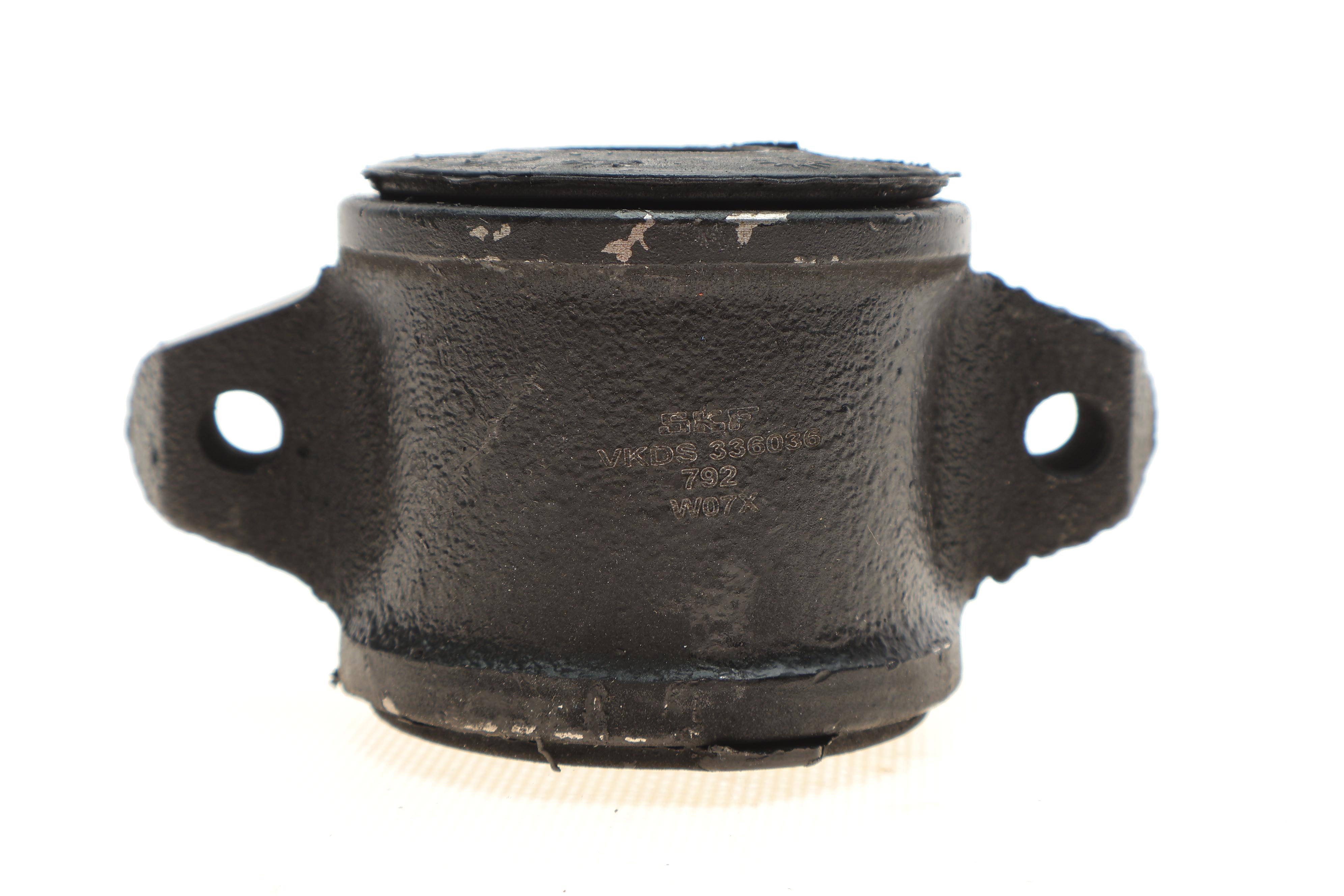 Сайлентблок важеля (переднього/зверху) Renault Master 98- (з обоймой)