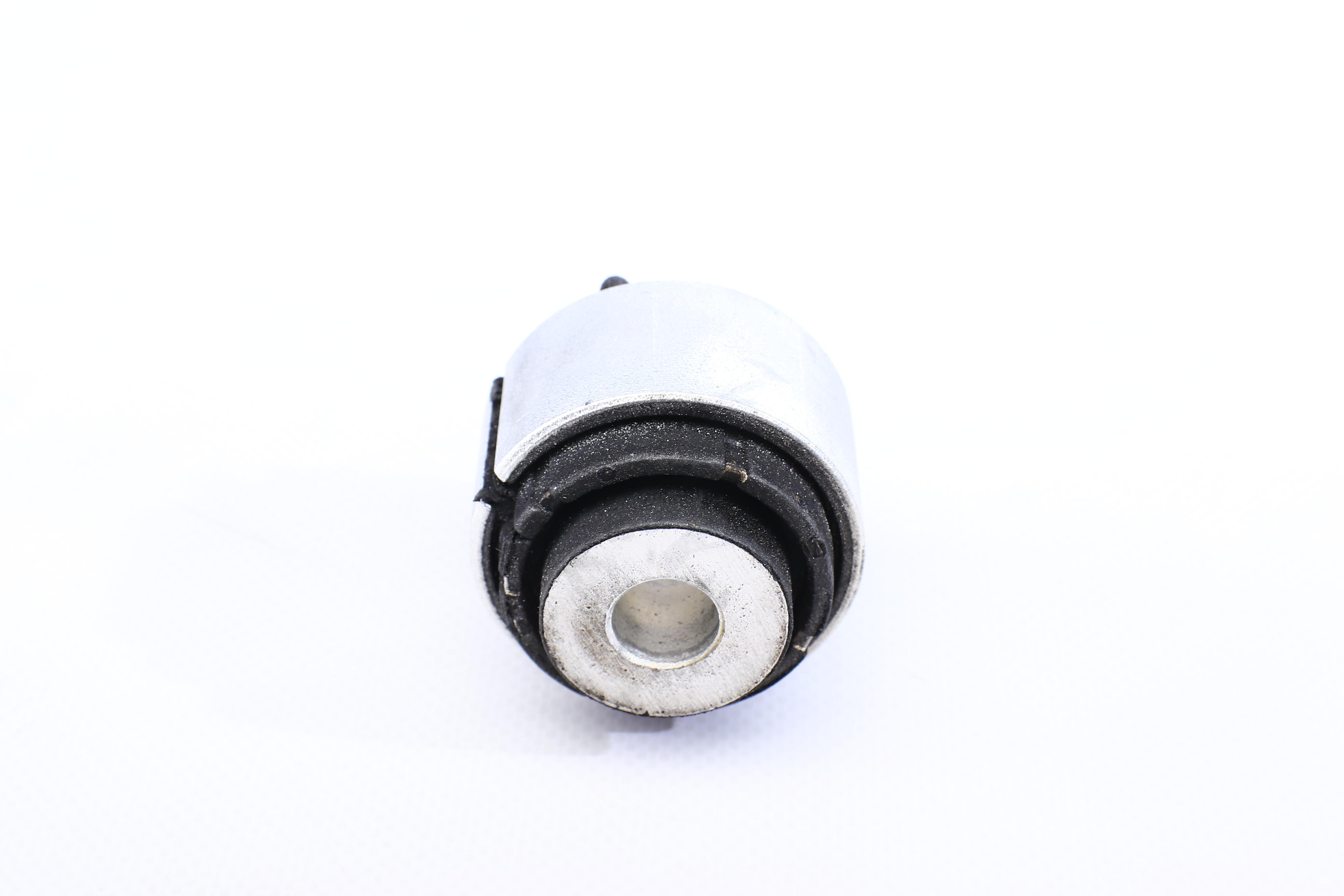 Сайлентблок важеля (заднього) BMW 1 (E81/E82/E88)/3 (E90/E91/E92/E93)/ X1 (E84) 04-15