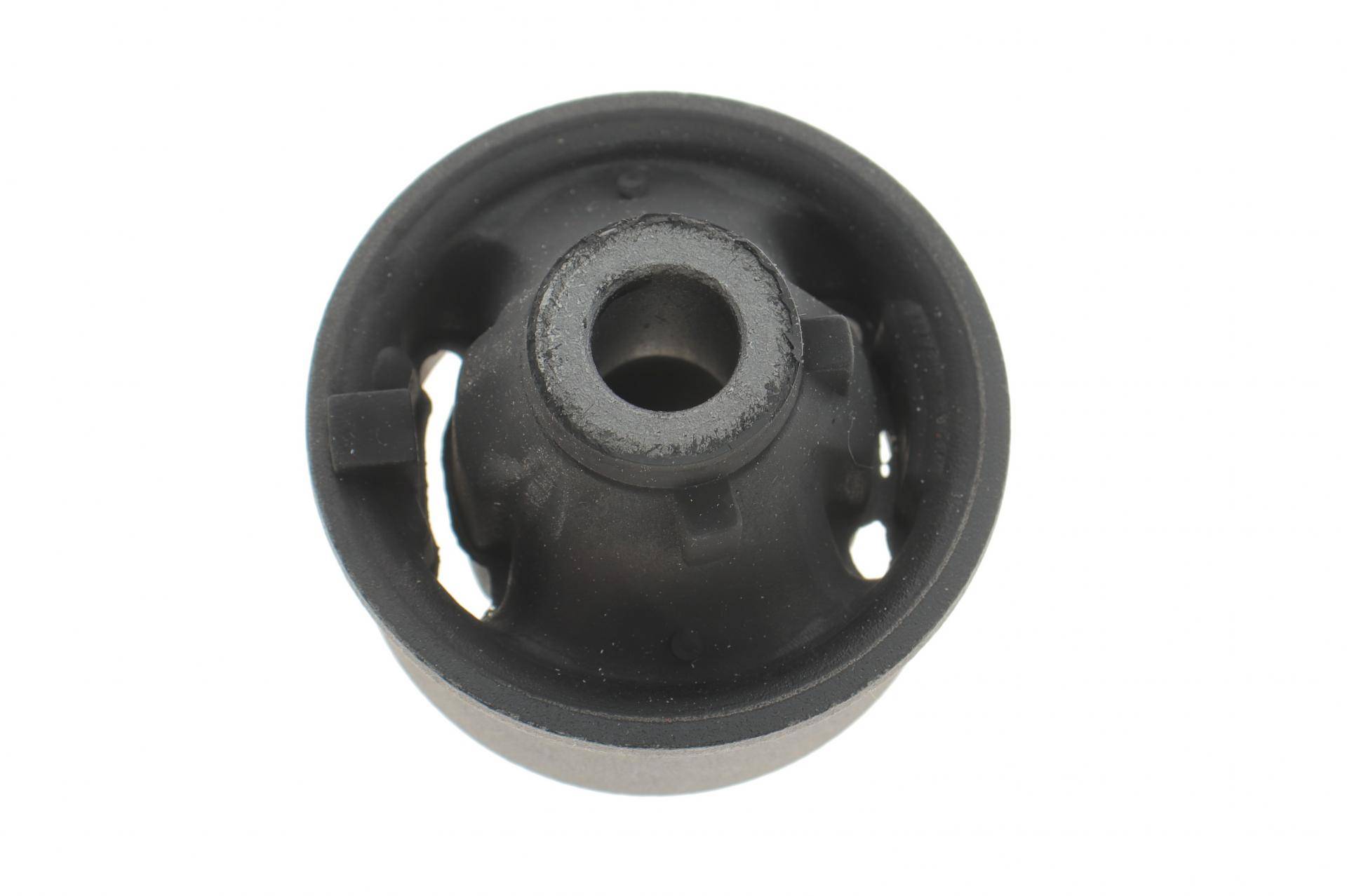 Сайлентблок важеля (переднього/знизу/ззаду) Toyota Yaris 99-05