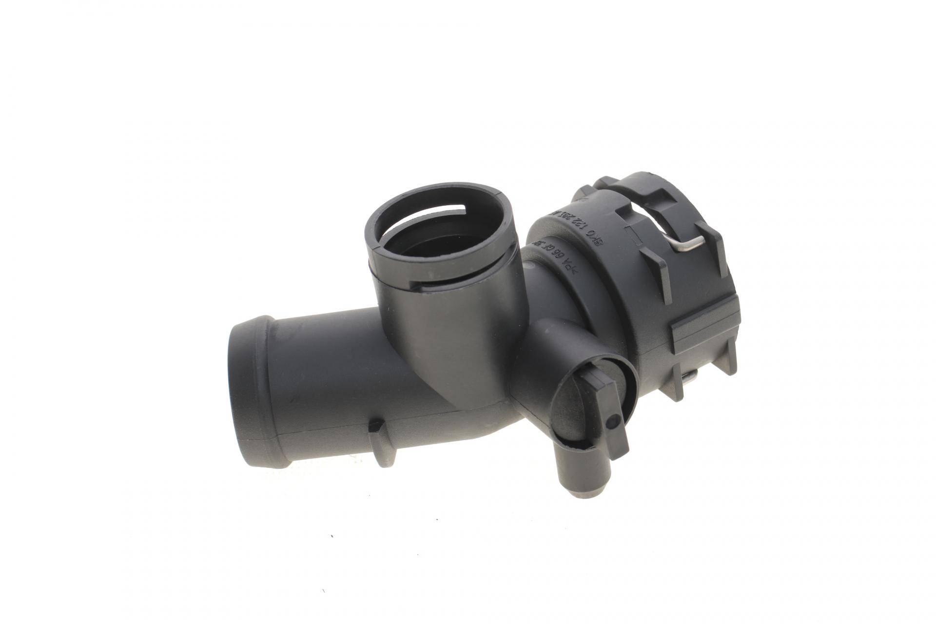 Фланець системи охолодження Audi A4/Q5 13-17